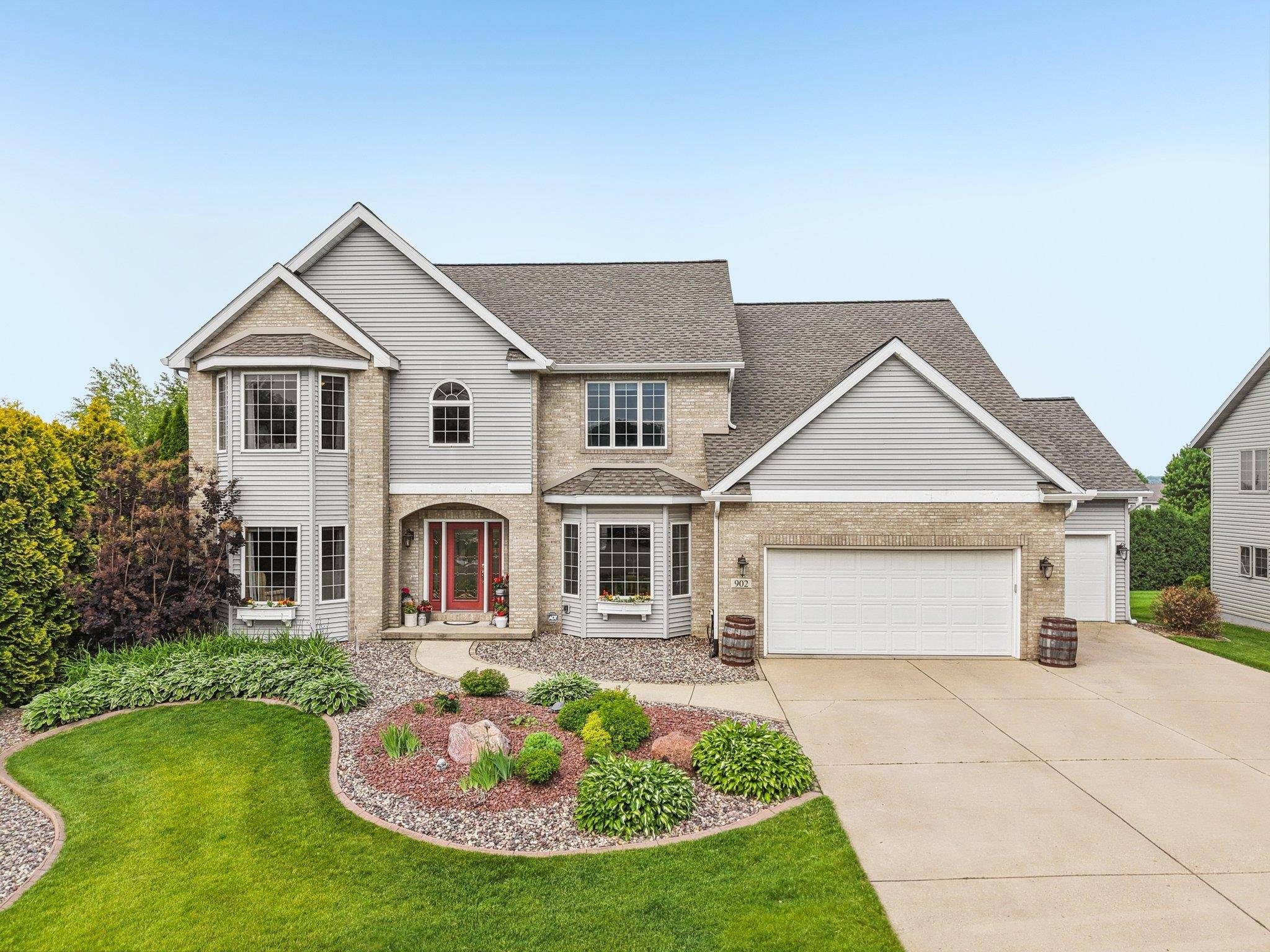 Waunakee, WI 53597,902 Lexington Way