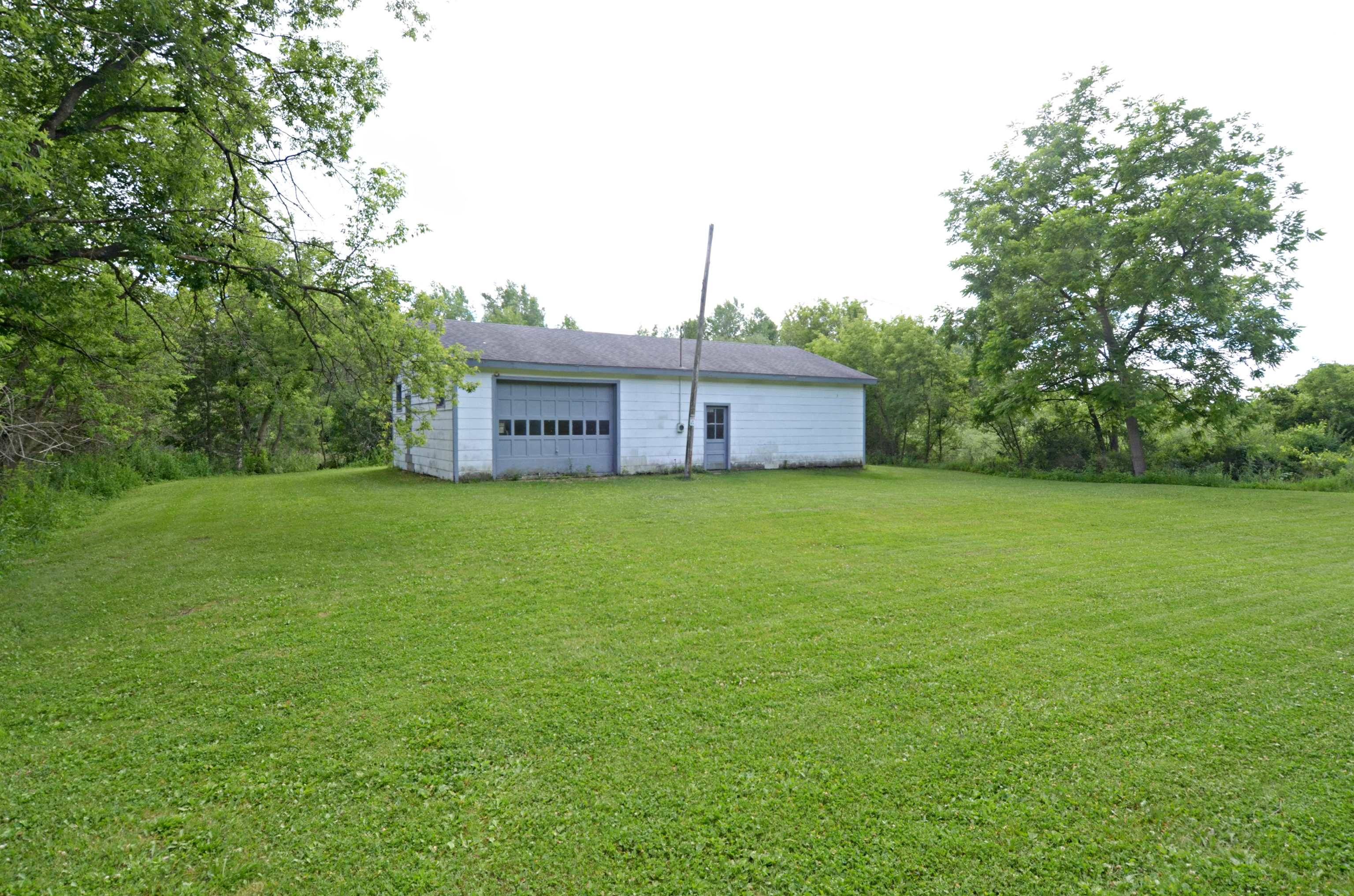 Mazomanie, WI 53560,9312 Spring Valley Road