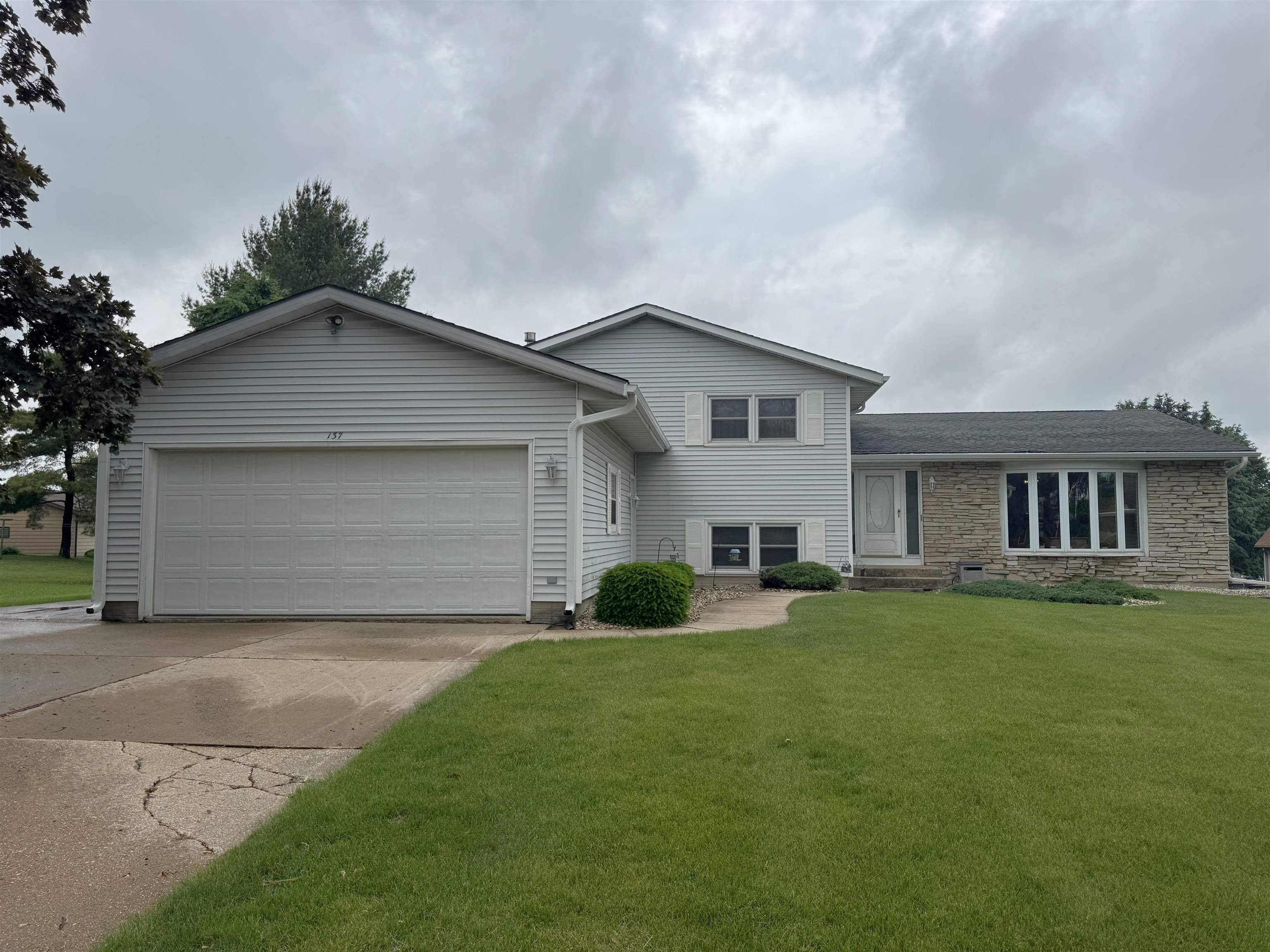 Monroe, WI 53566,137 24th Avenue