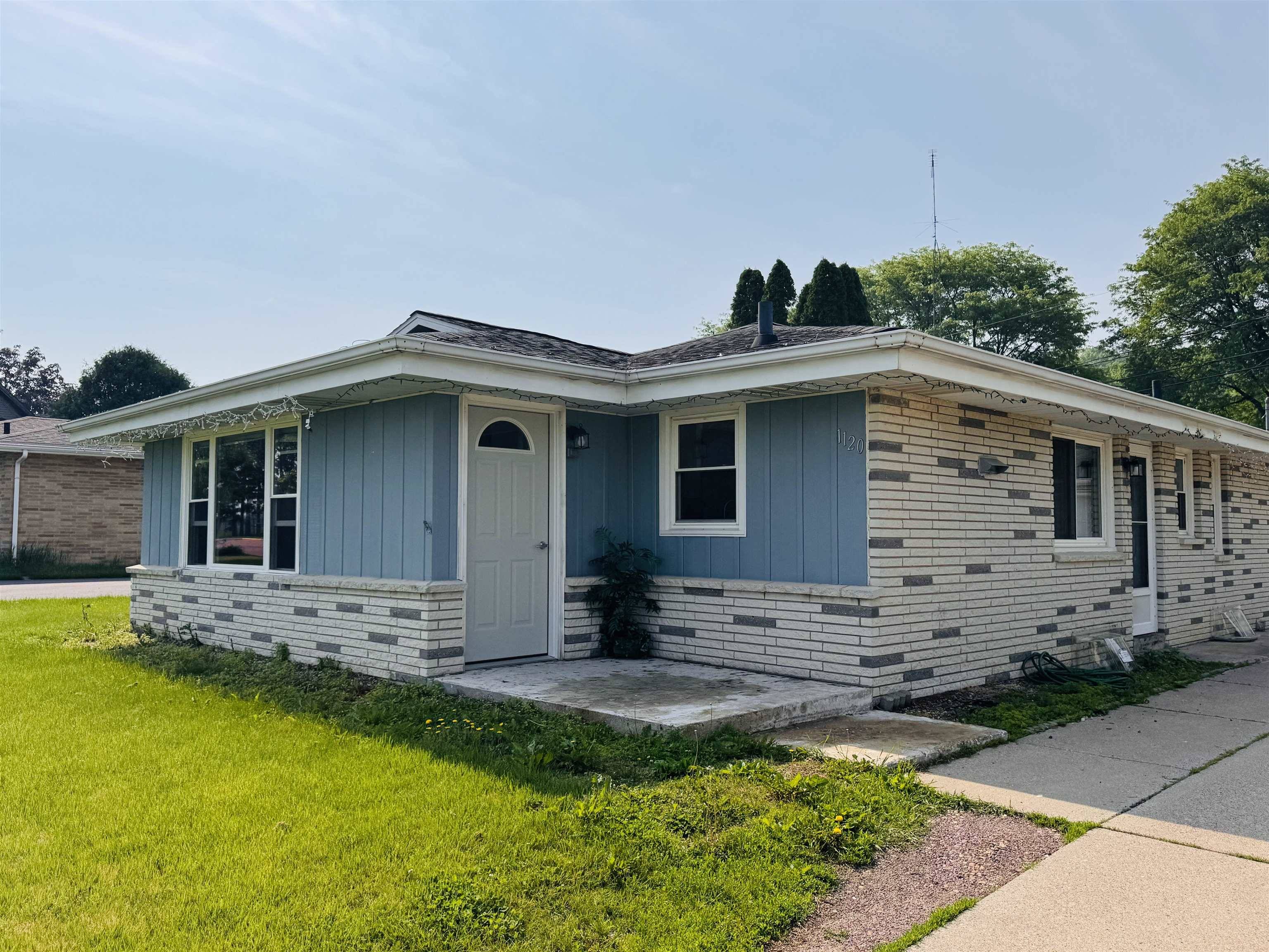 Baraboo, WI 53913,1120 4th Street