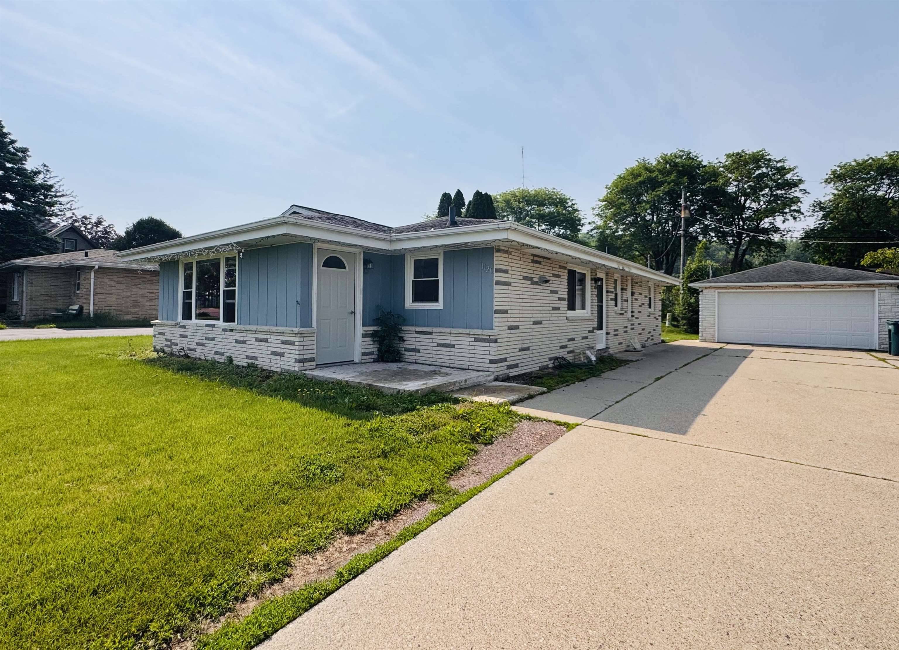 Baraboo, WI 53913,1120 4th Street