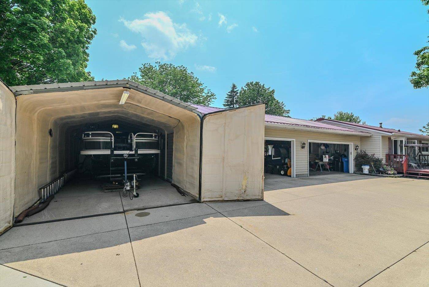 Stoughton, WI 53589,2765 Oak Knoll Lane