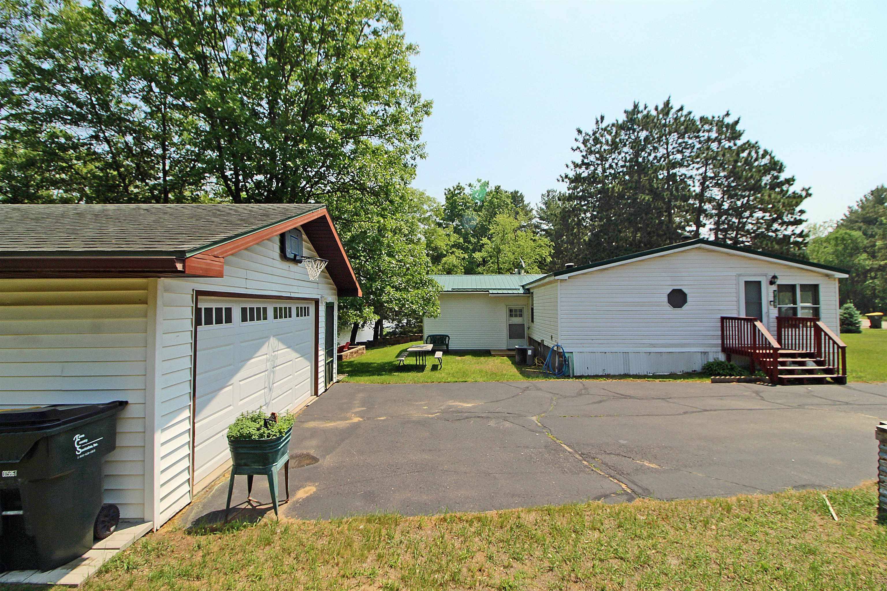 Avoca, WI 53506,302 Lakeshore Drive