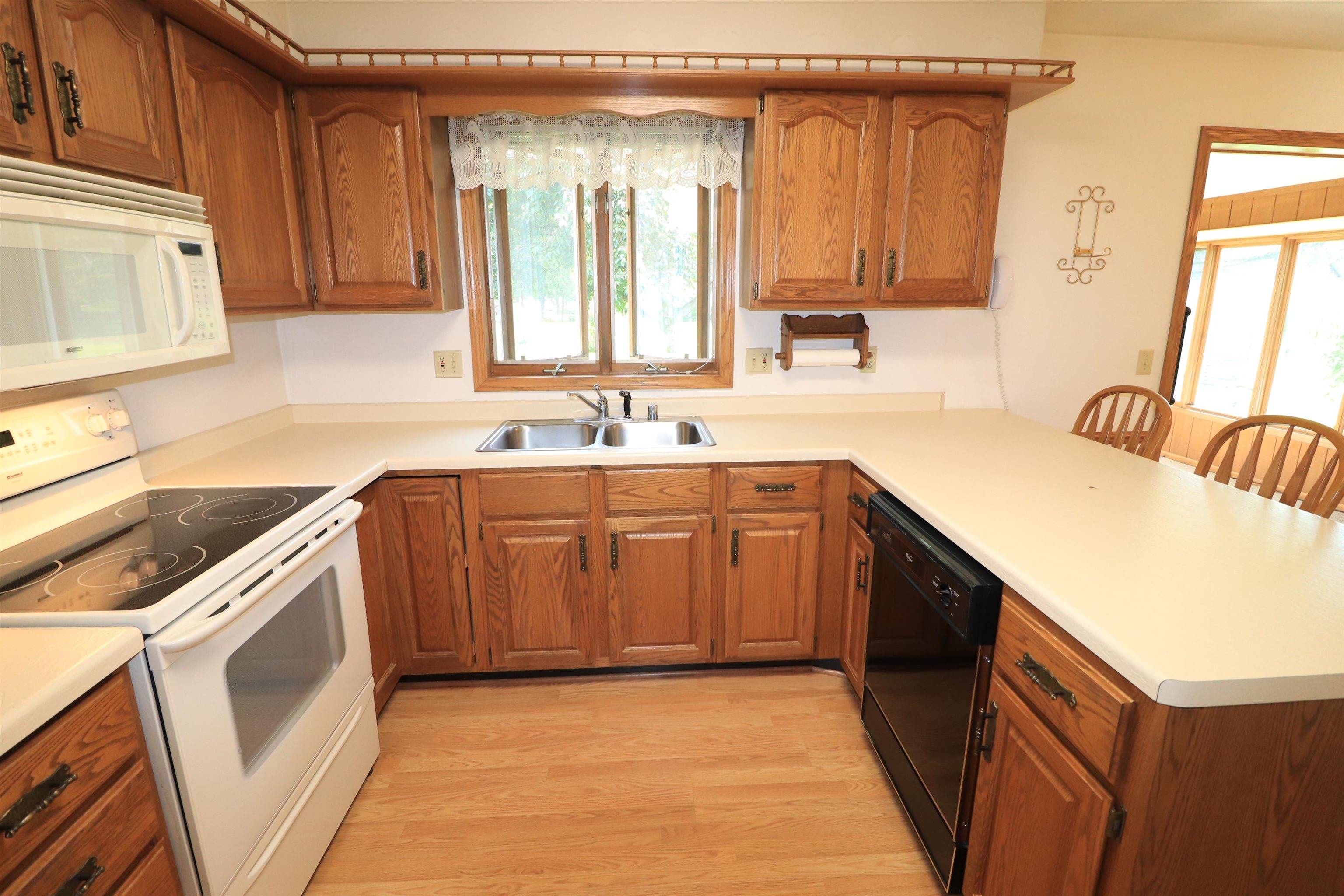 Janesville, WI 53548,1528 Royal Oaks Drive