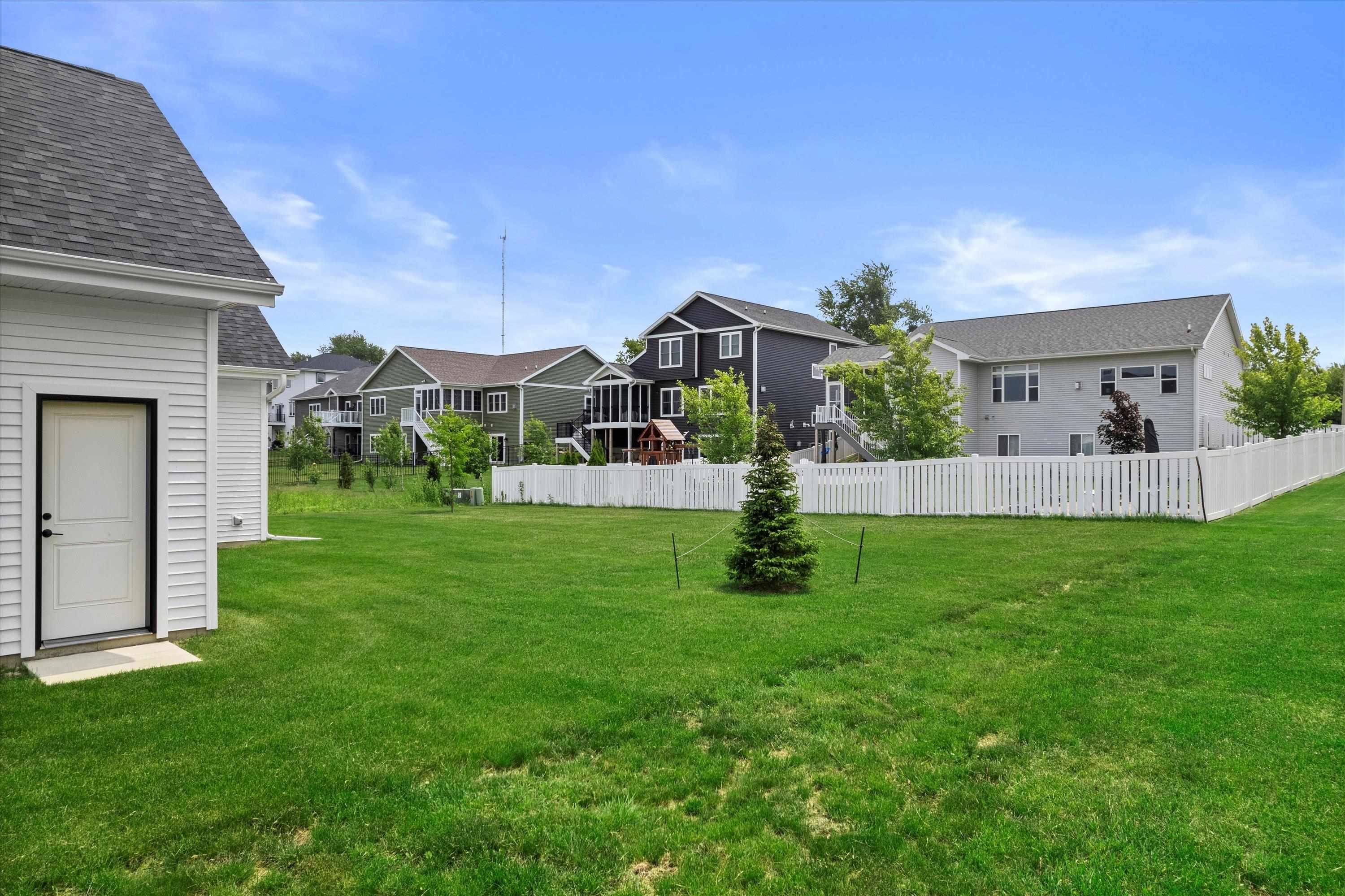 Middleton, WI 53562,9437 Cobalt Street