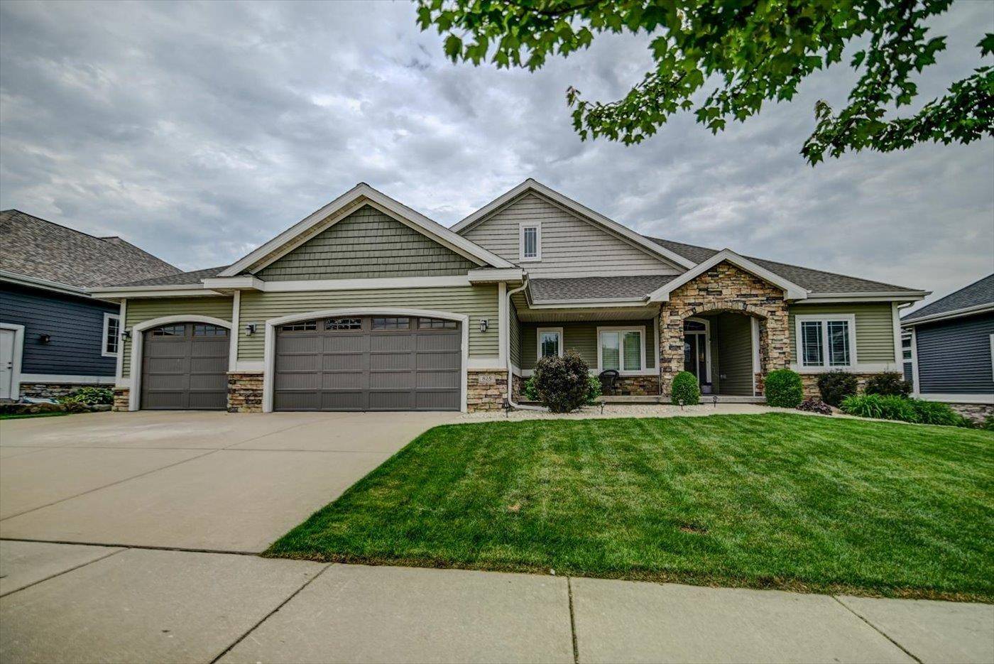 Waunakee, WI 53597,825 Richard Way