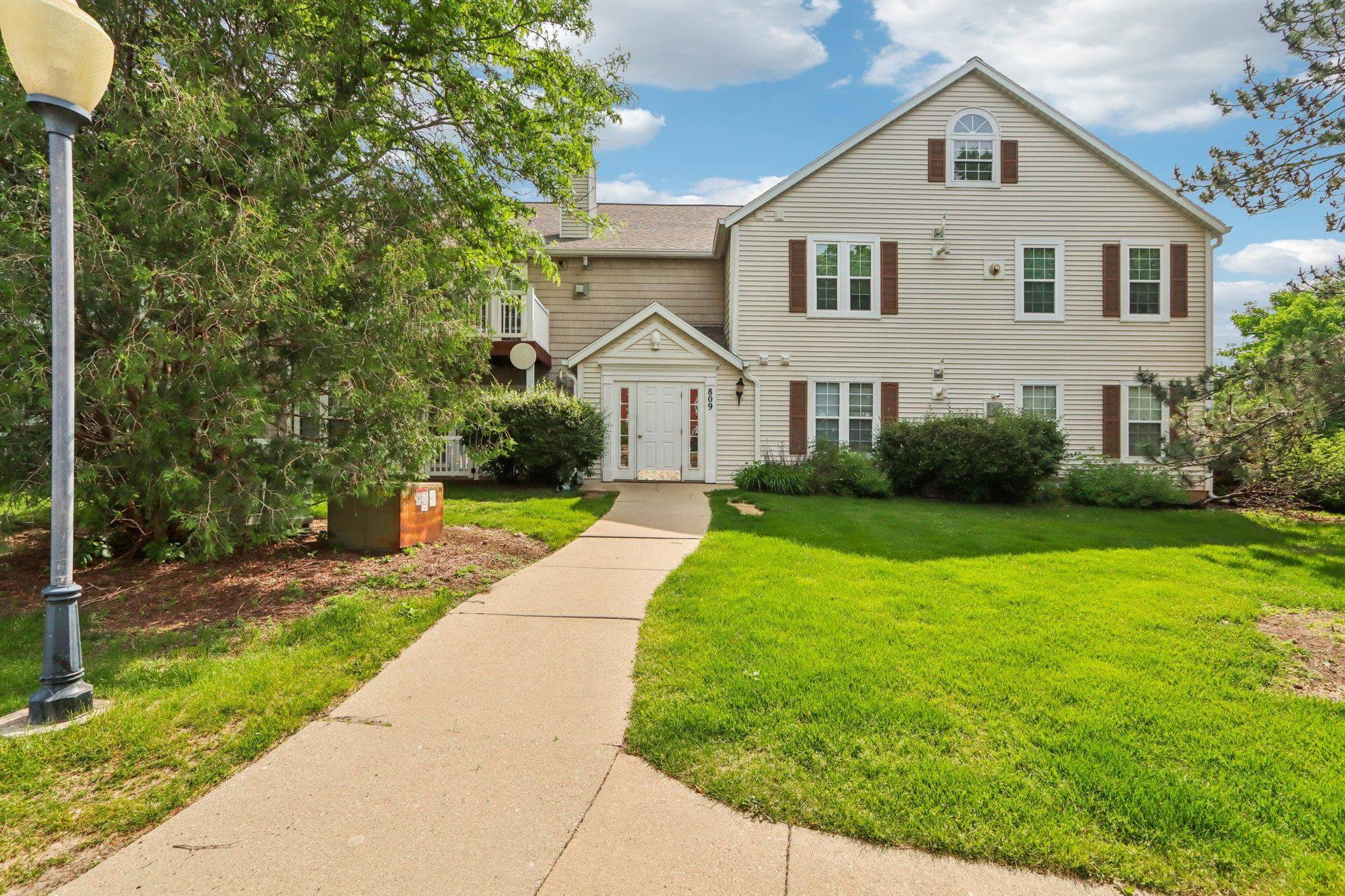 Madison, WI 53719,809 Harbor House Drive #4