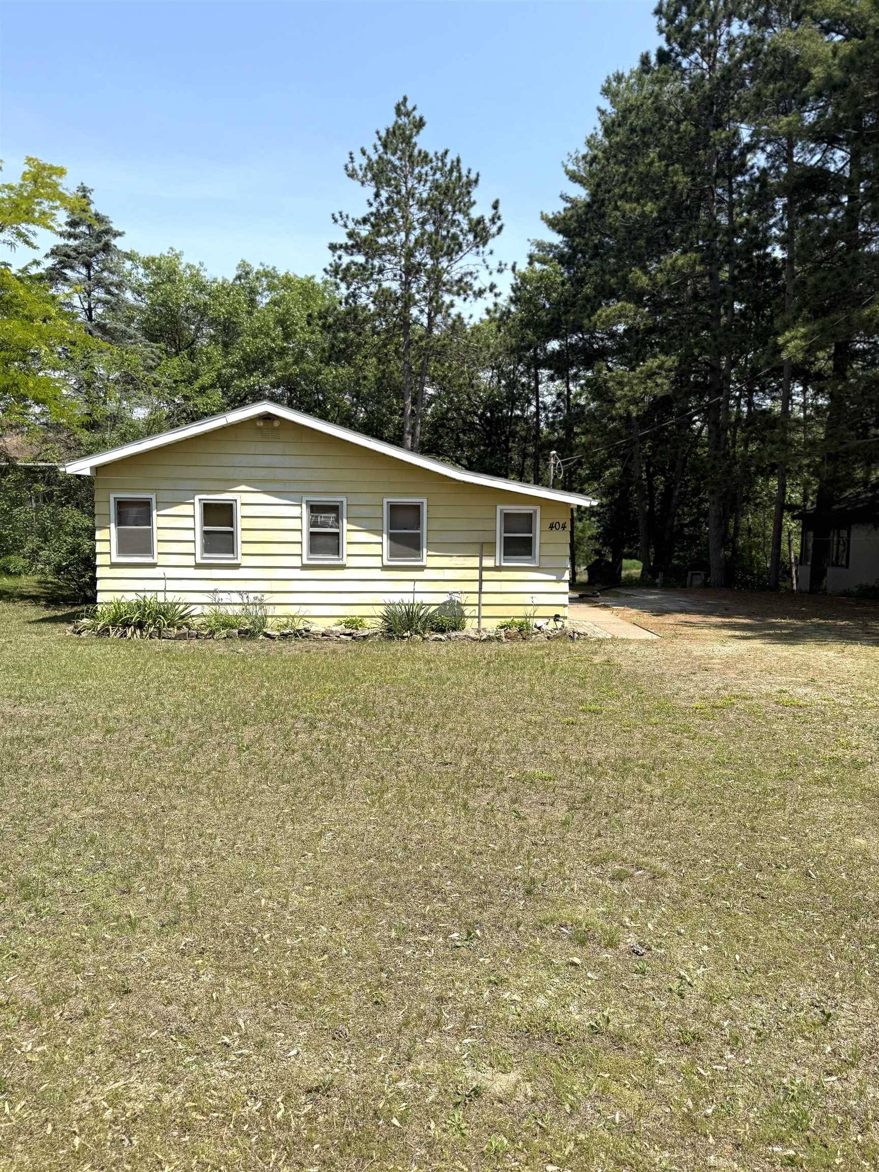 Avoca, WI 53506,404 Lakeshore Drive
