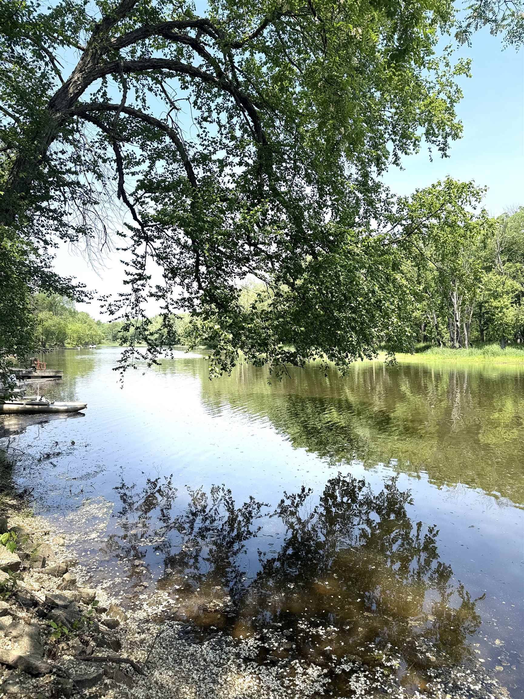 Avoca, WI 53506,404 Lakeshore Drive