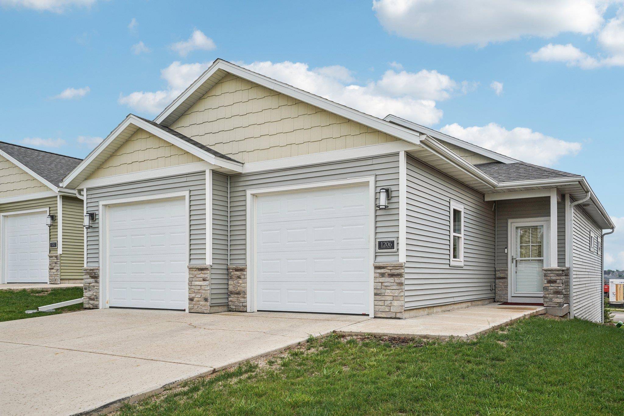 Oregon, WI 53575,1206 Tivoli Circle #2