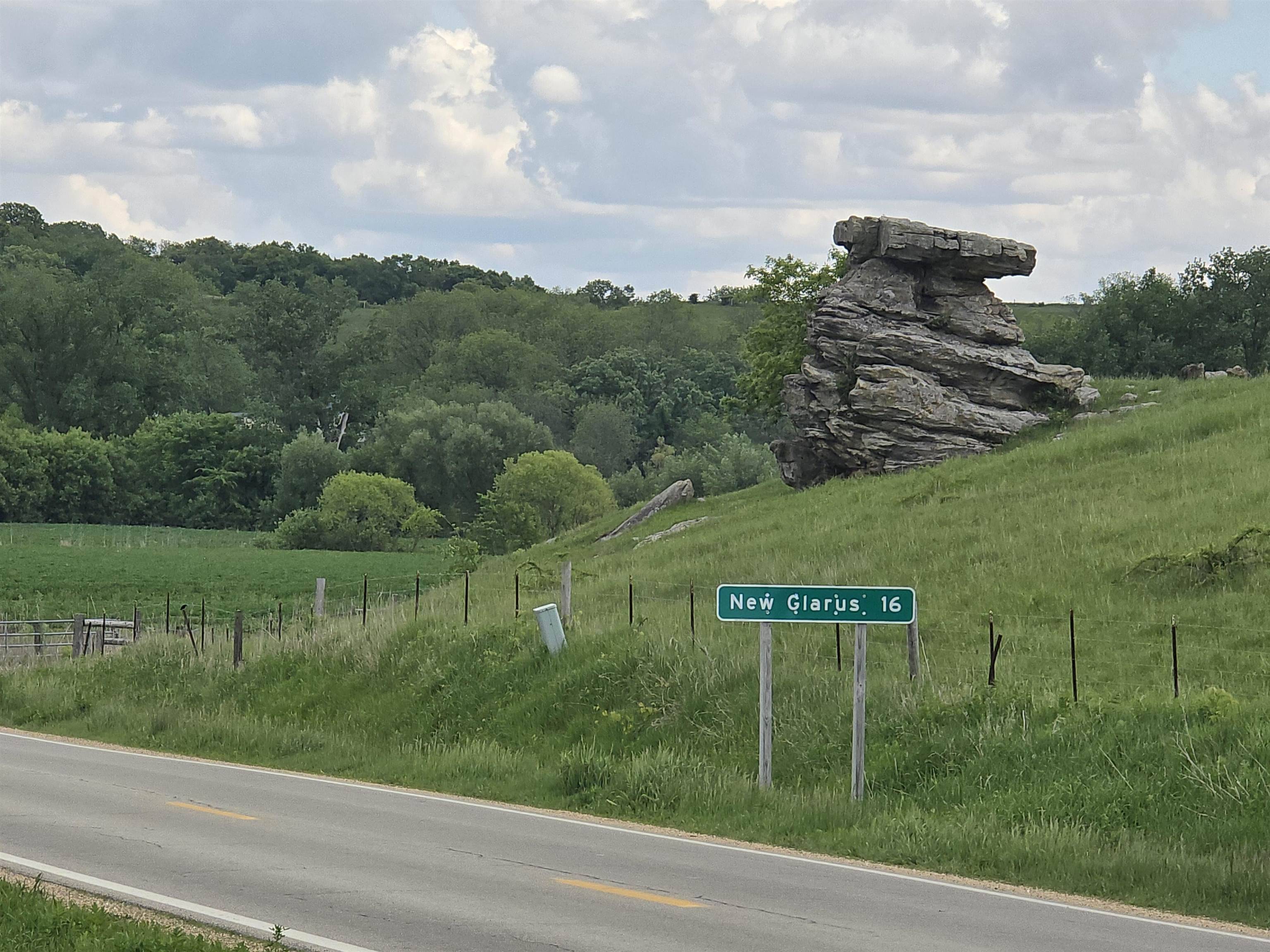 Hollandale, WI 53544,68+/- Acres Highway 39
