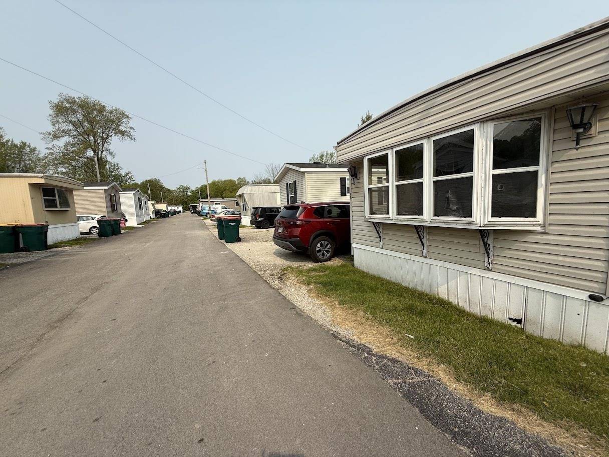 Oak Creek, WI 53154,8481 S 5th Avenue #4B
