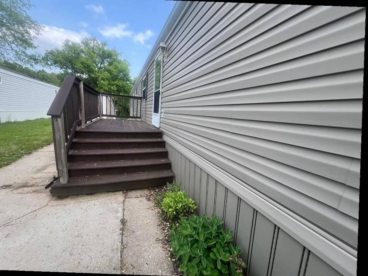 Dousman, WI 53118,N2639 County Road Z #B19