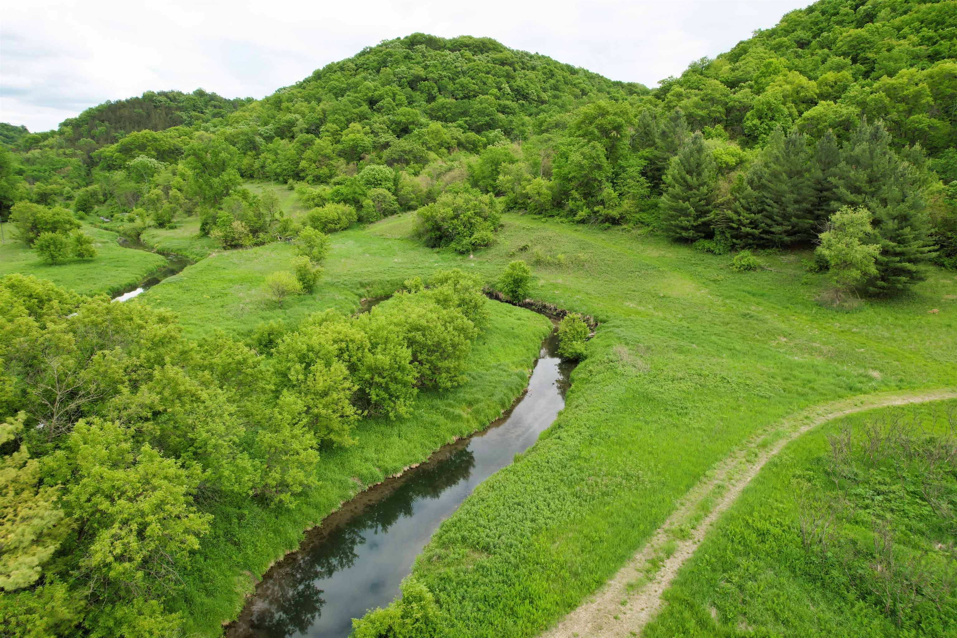 Ferryville, WI 54628,54 +/- Acres Campfire Drive
