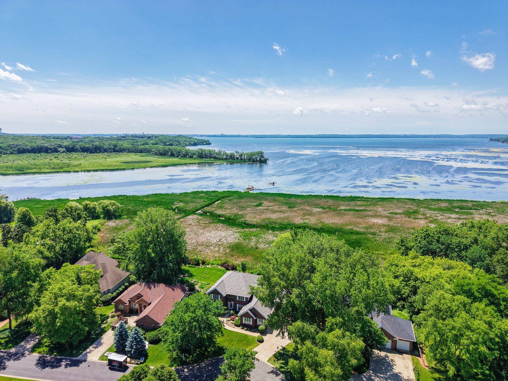 Waunakee, WI 53597,5487 Walden Bay Drive