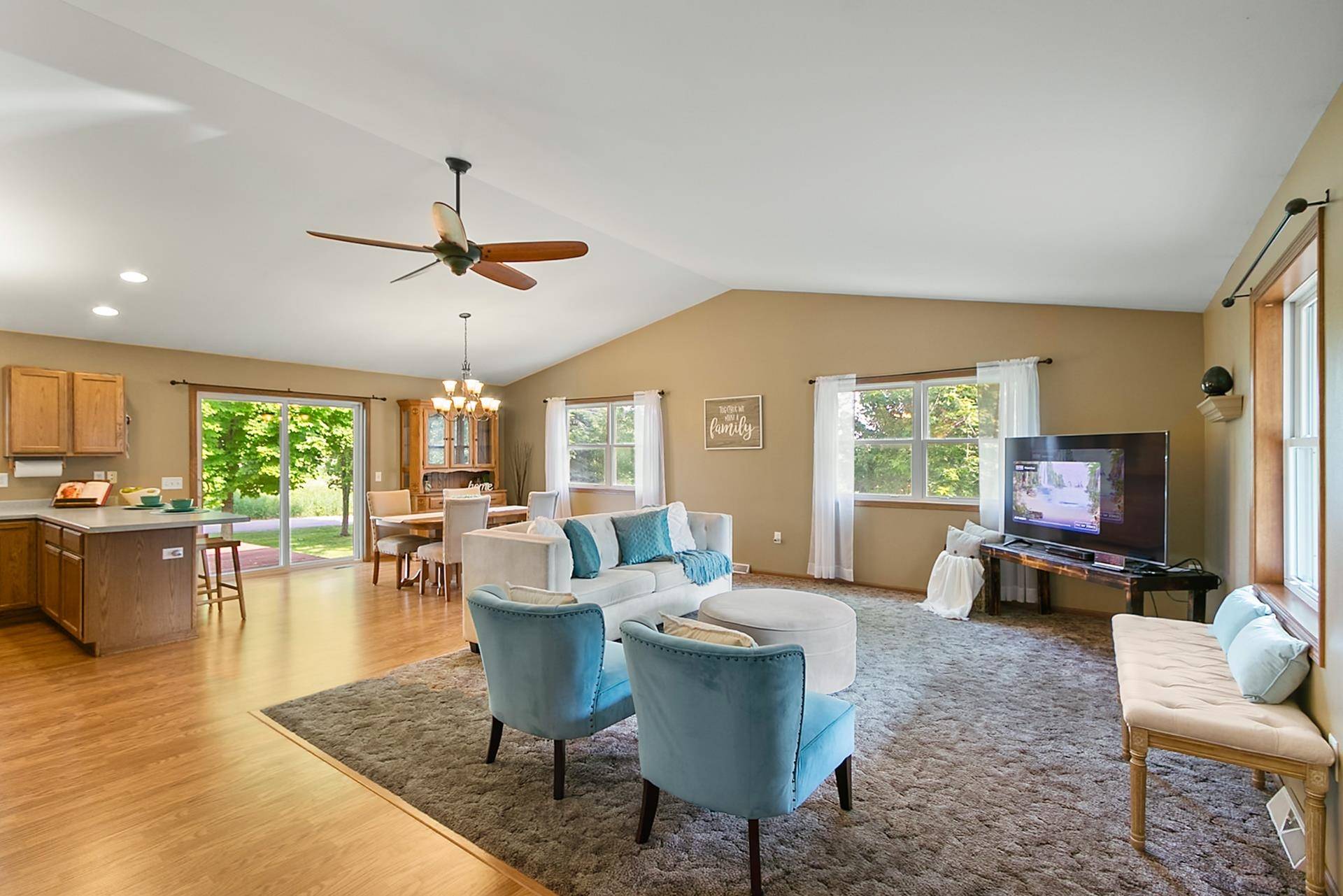 Poynette, WI 53955,W7900 Loveland Road
