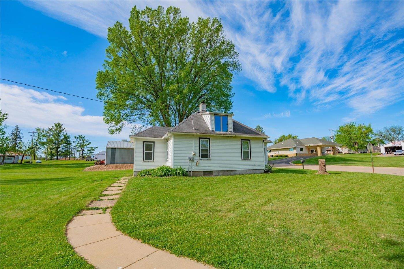 Hollandale, WI 53544,500 2nd Avenue