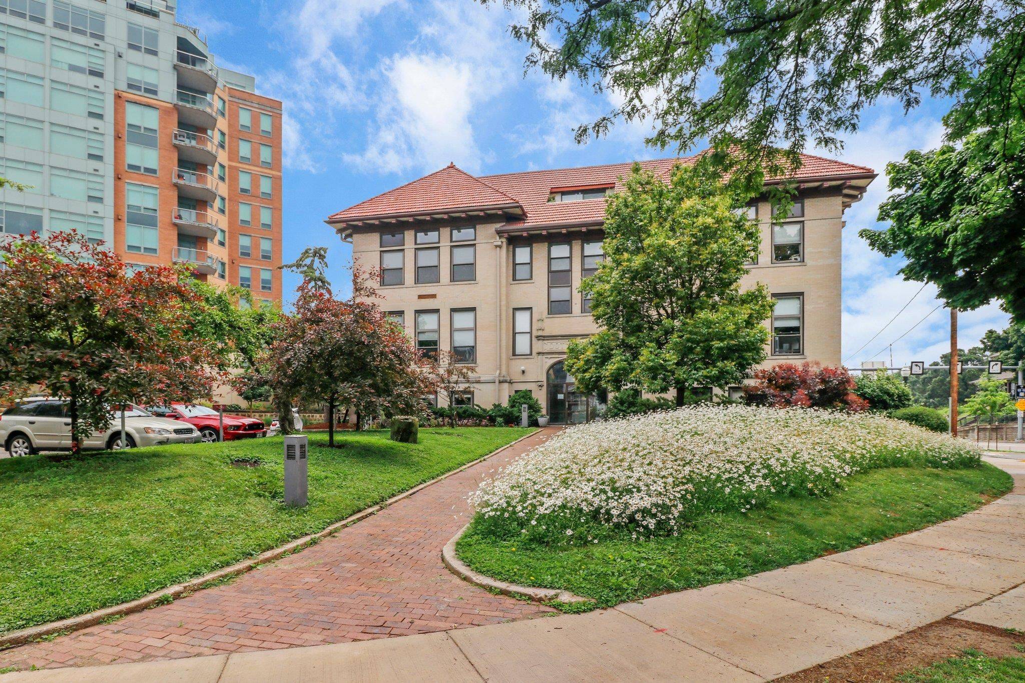 Madison, WI 53703,351 W Wilson Street #8