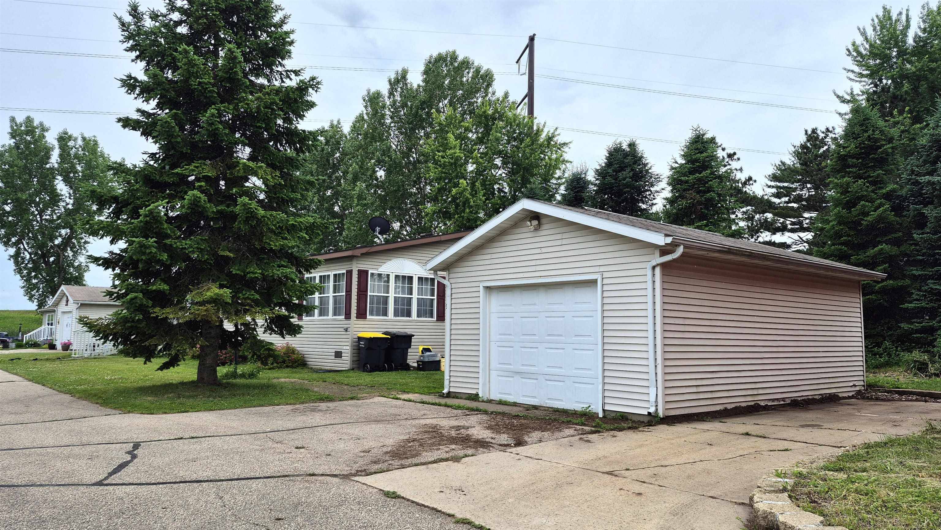 Tomah, WI 54660-3262,125 E Andres Street #9