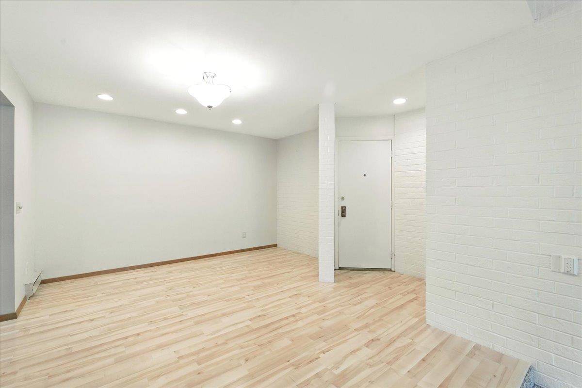 Middleton, WI 53562,3107 Harbor Village Road #1