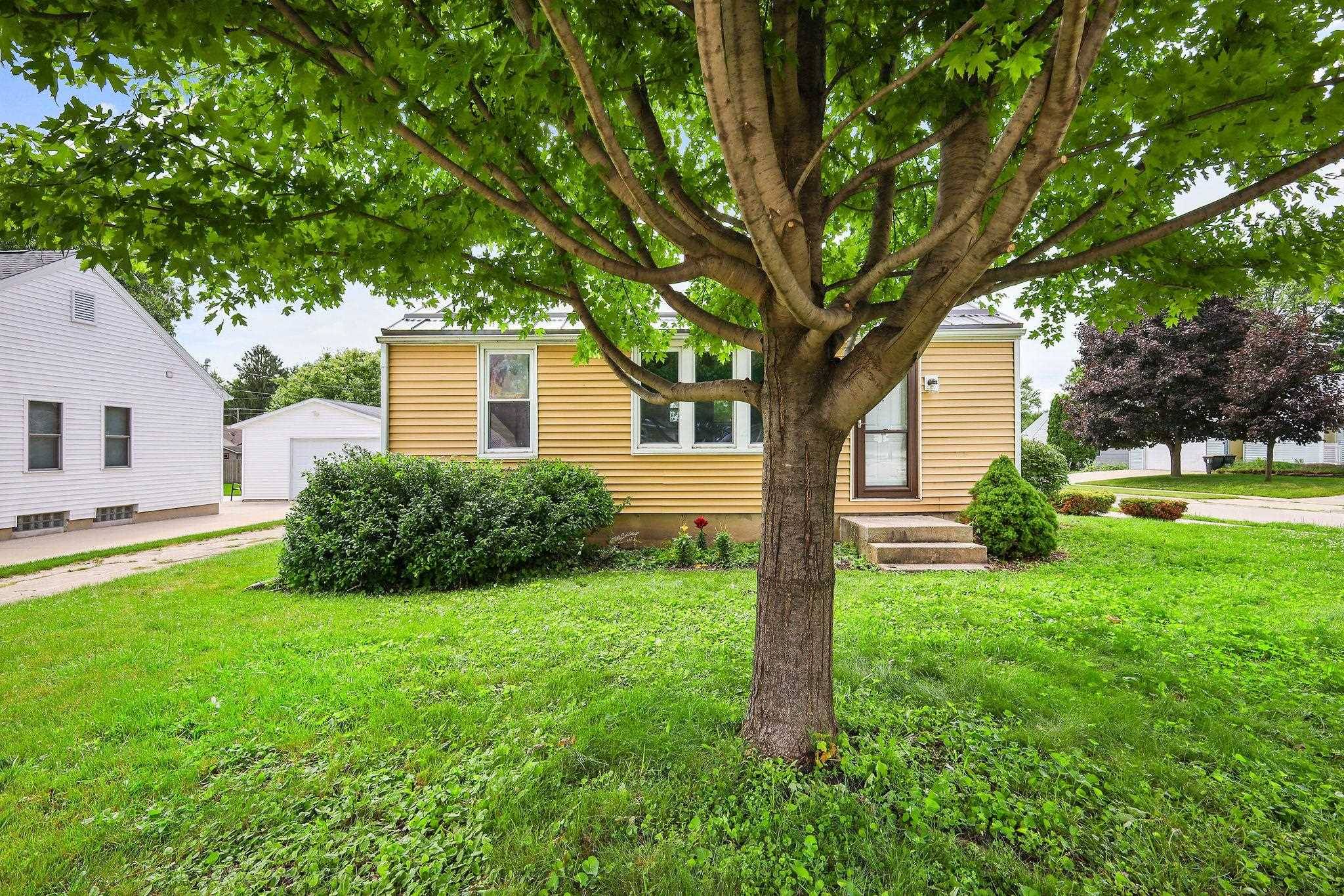 Sun Prairie, WI 53590,426 Hillcrest Drive