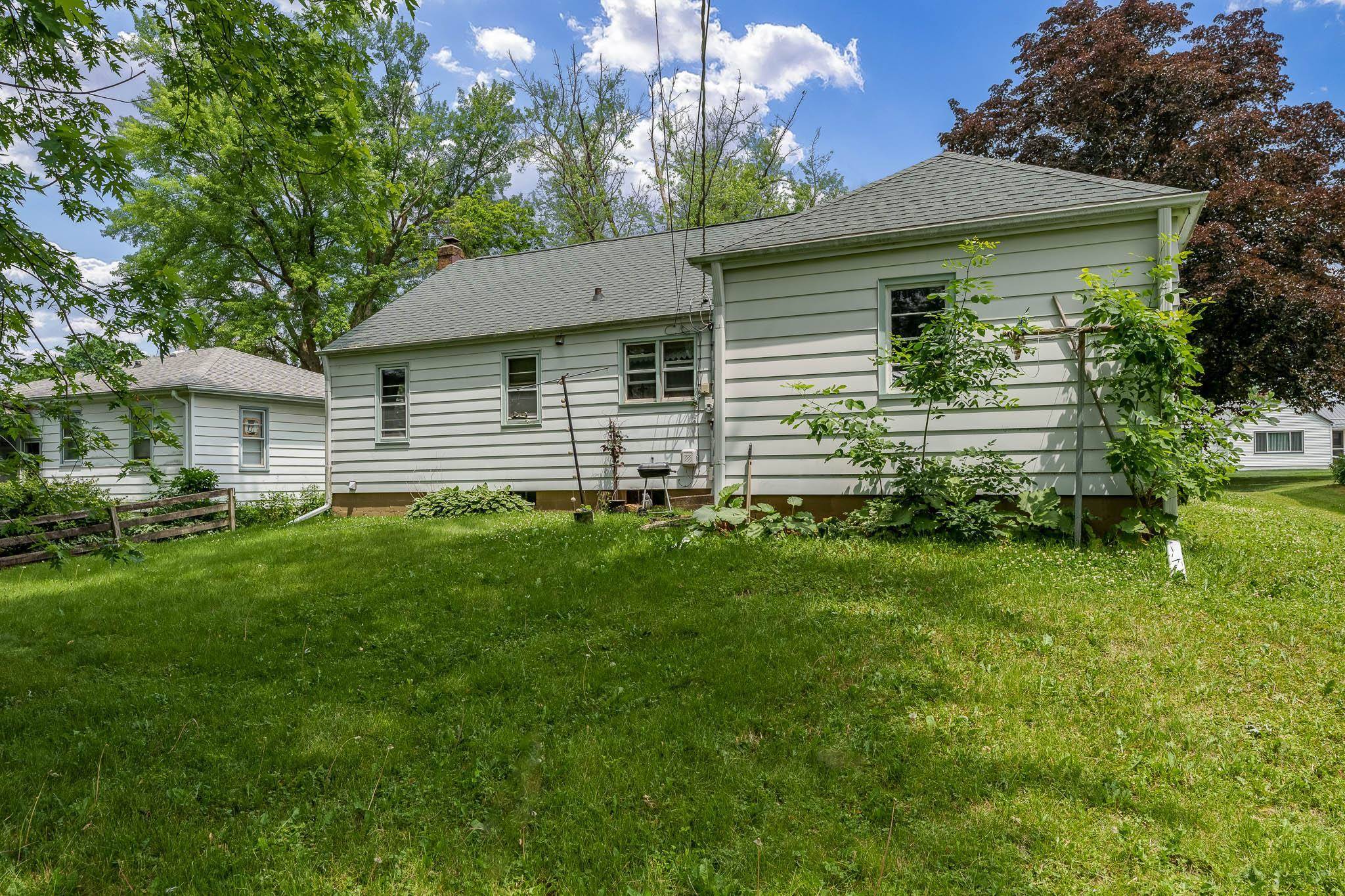Freeport, IL 61032,1422 S Burchard Avenue