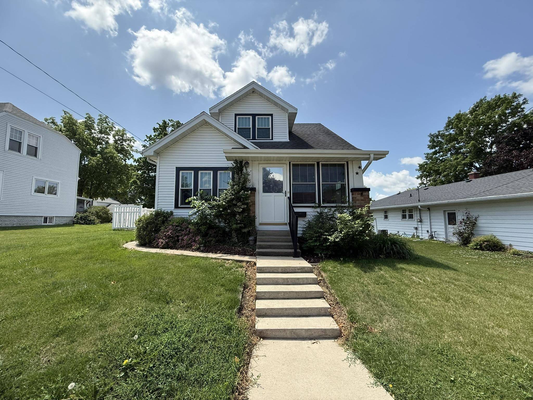 Monroe, WI 53566,810 10th Street