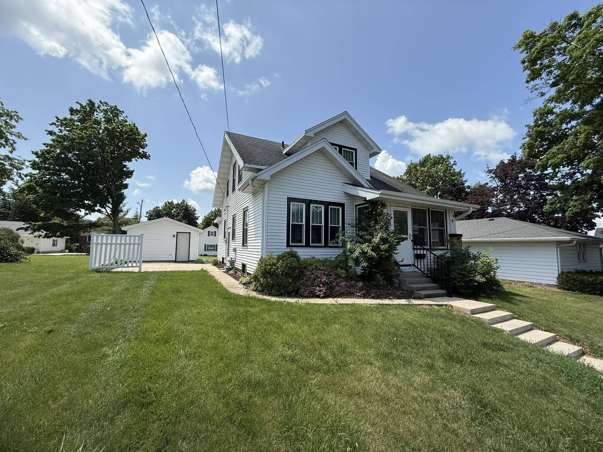 Monroe, WI 53566,810 10th Street