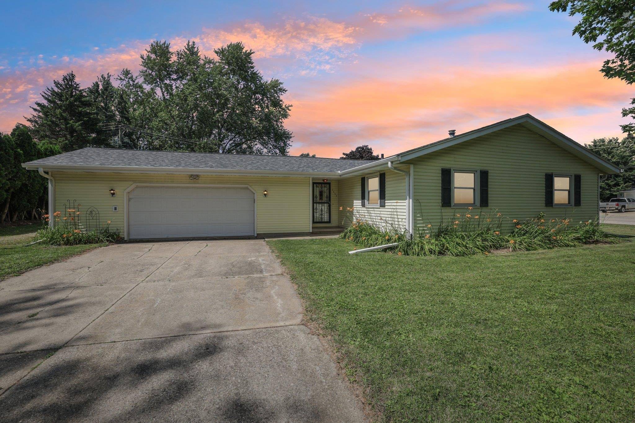 Stoughton, WI 53589,1552 Johnson Street