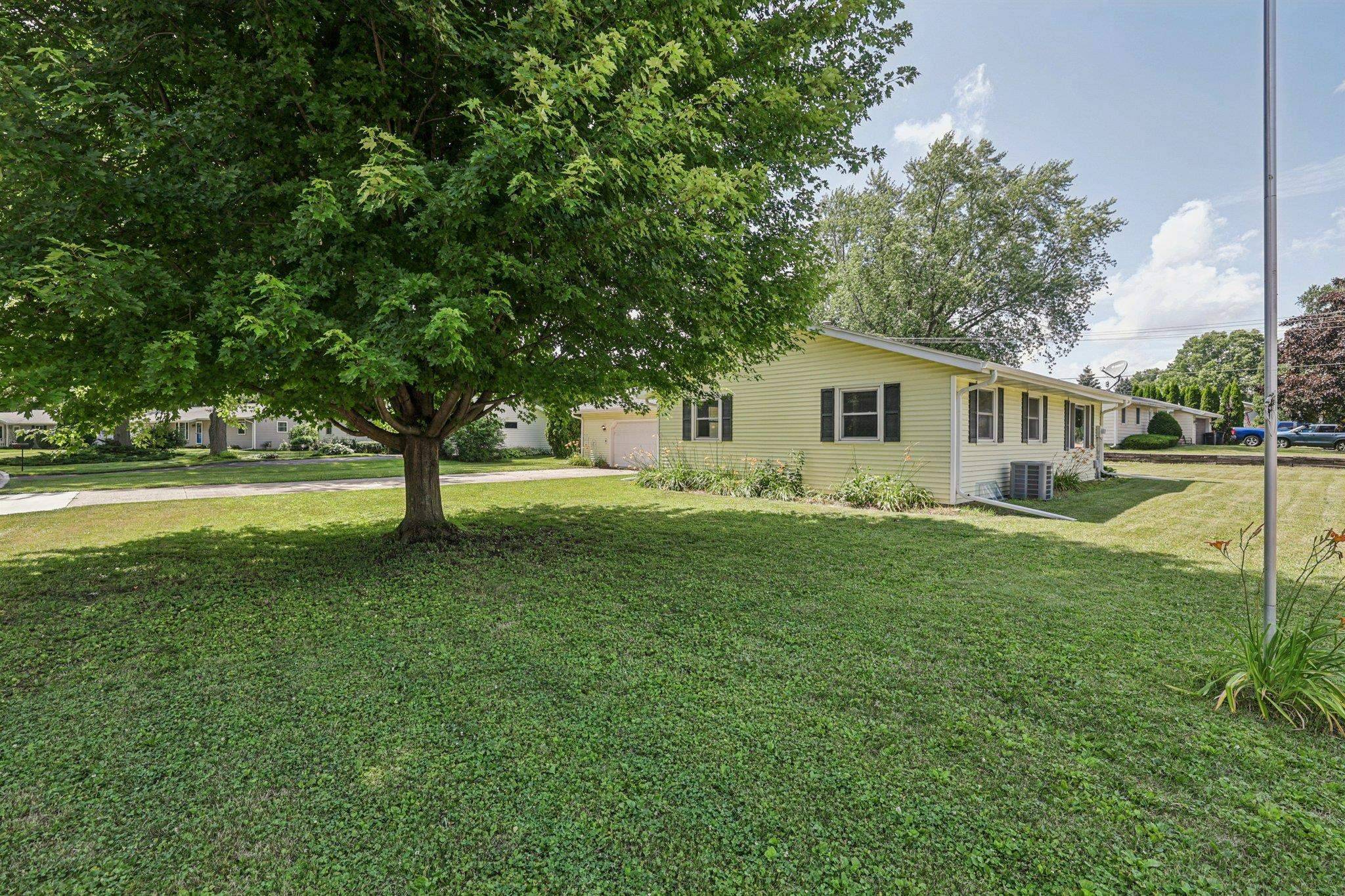 Stoughton, WI 53589,1552 Johnson Street