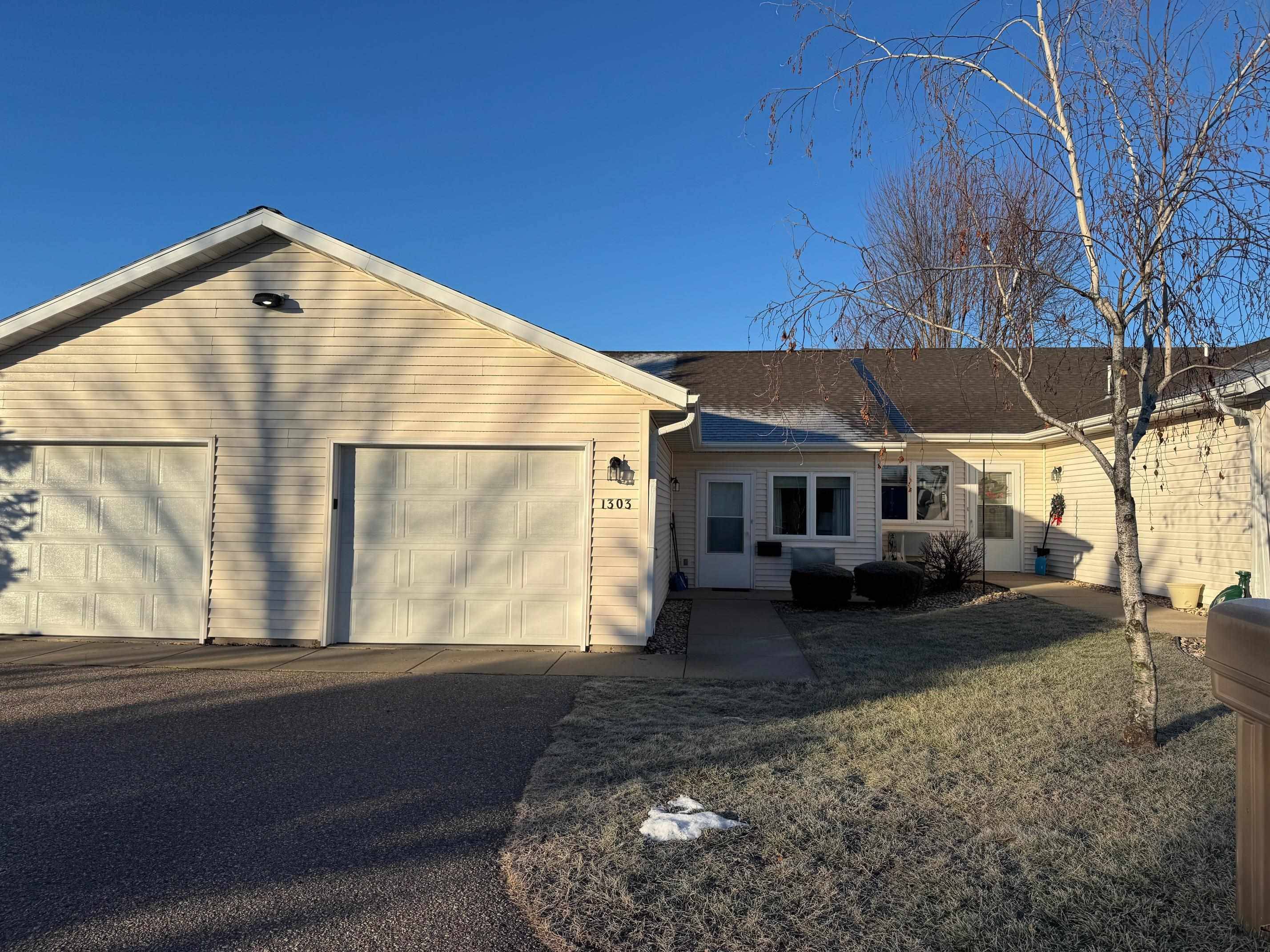 Baraboo, WI 53913,1303 15th Street