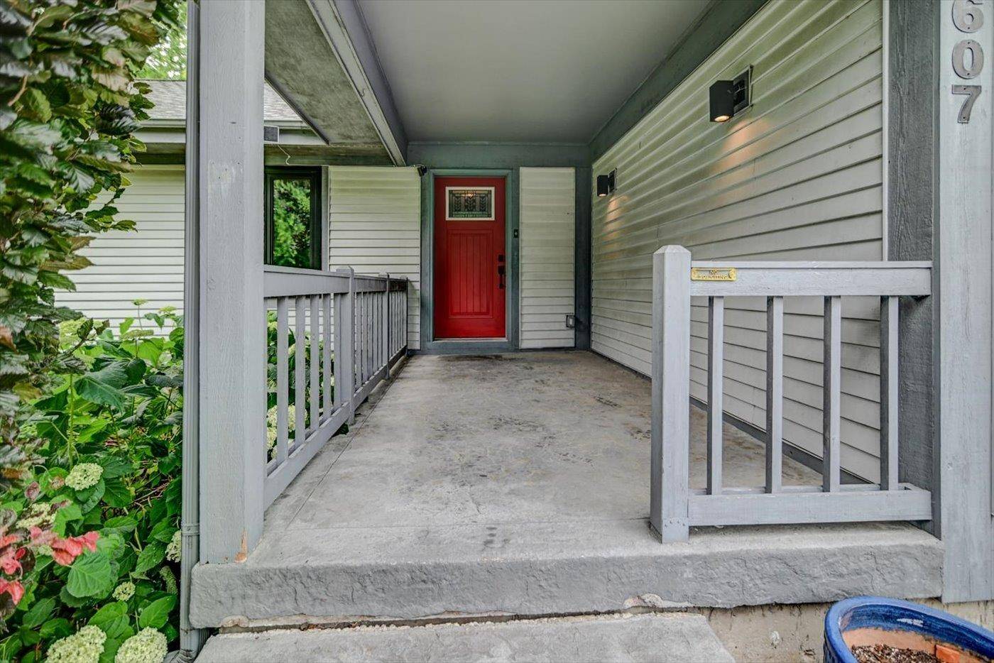 Verona, WI 53593,607 Parkland Drive