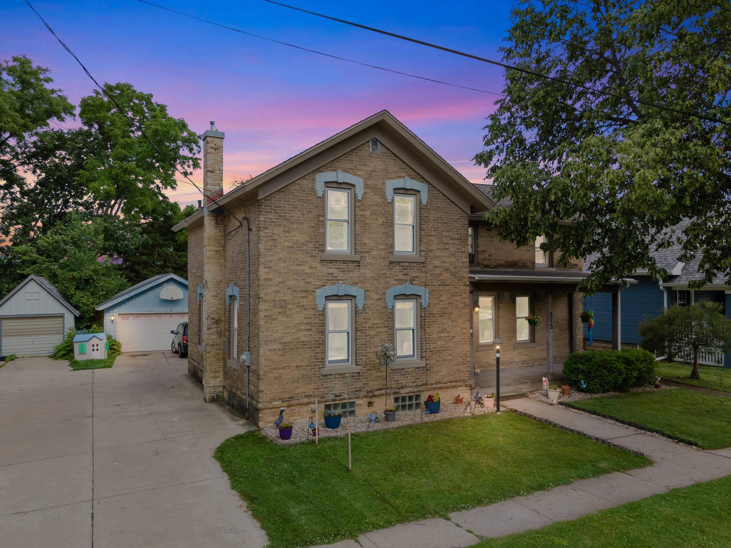Watertown, WI 53094,313 Dewey Avenue