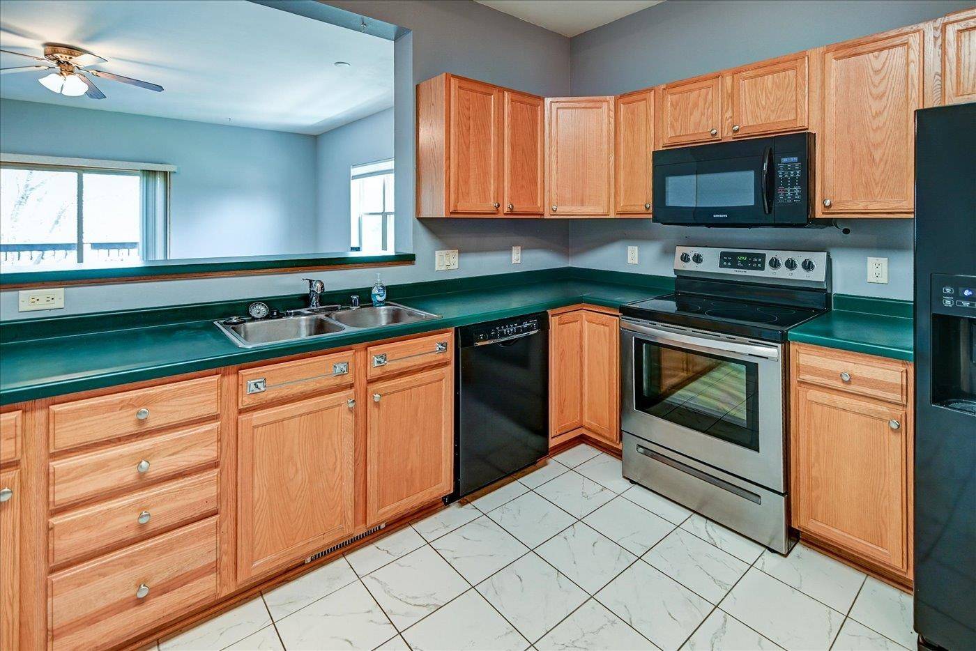Sun Prairie, WI 53590,555 Kelvington Drive #4