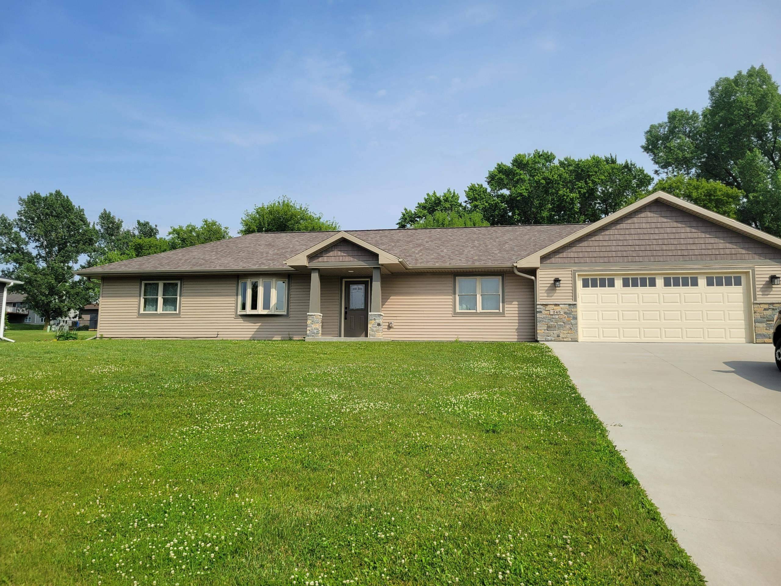 Fall River, WI 53932-999,245 sleepy hollow Road