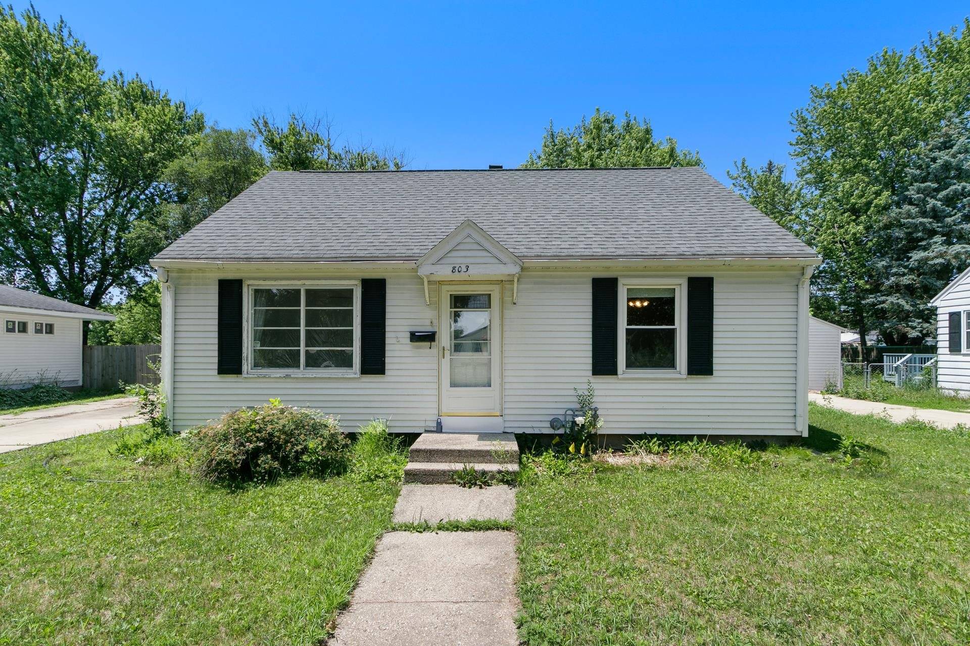Janesville, WI 53548,803 N Oakhill Avenue