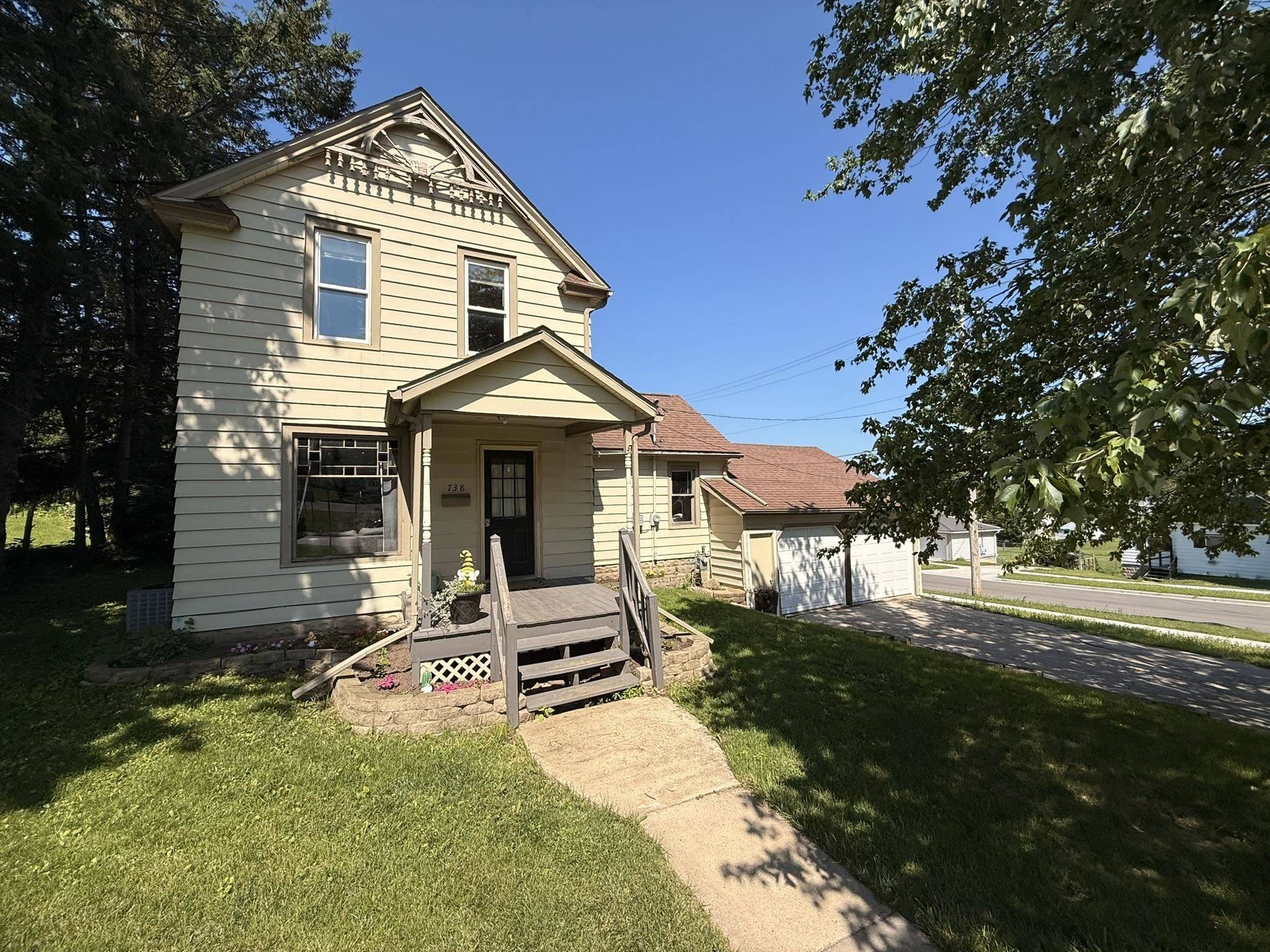 Darlington, WI 53530,738 Main Street