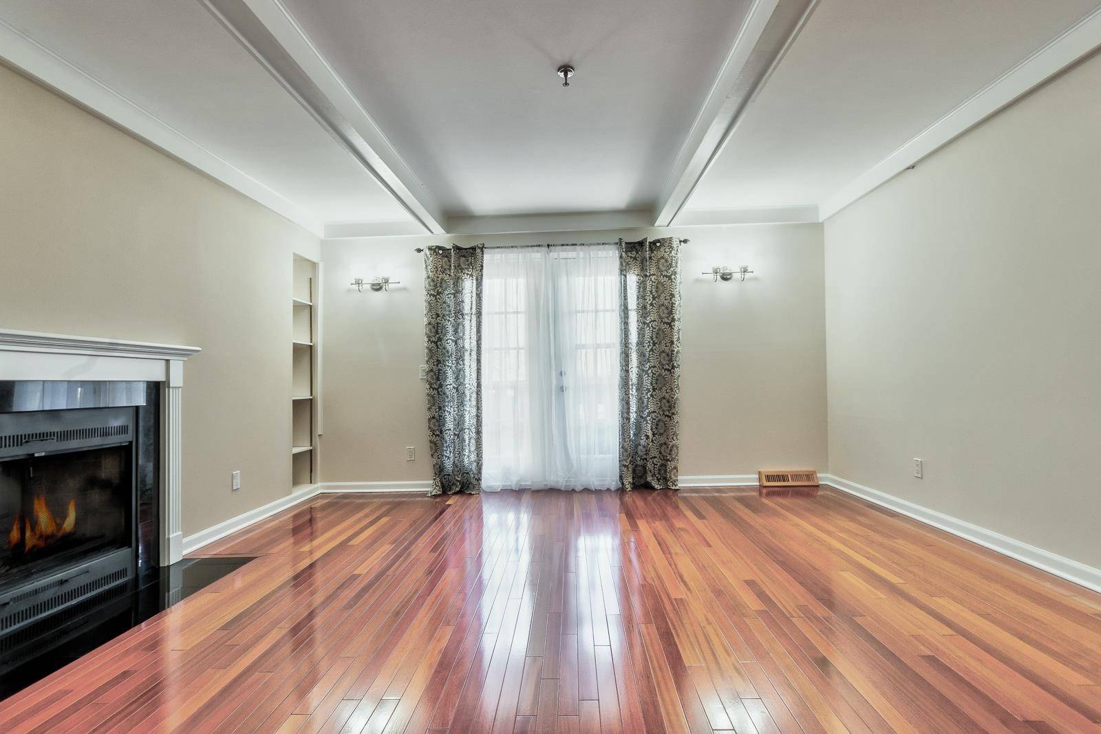 Madison, WI 53726-3922,332 N Allen Street #2