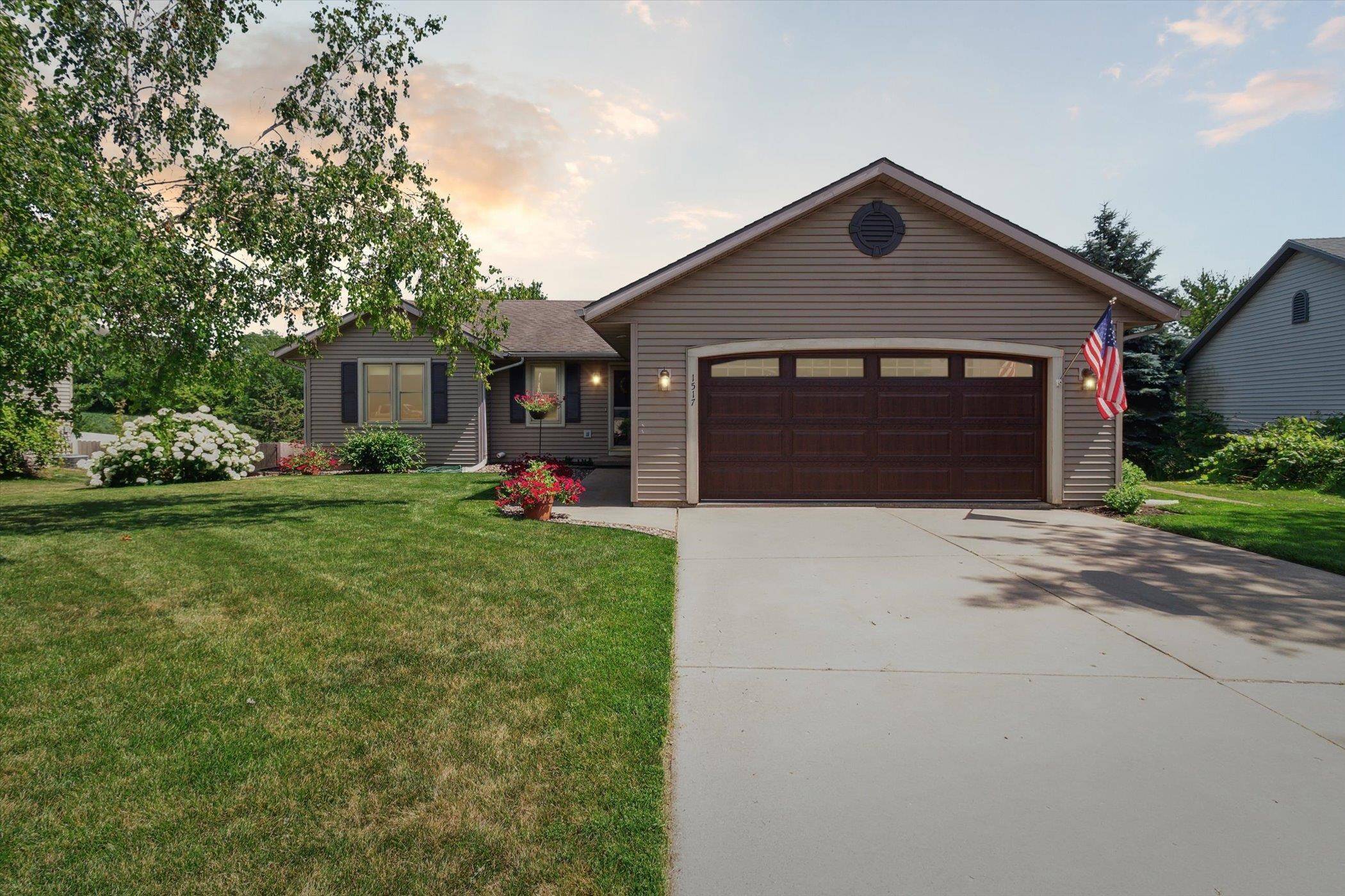 Stoughton, WI 53589,1517 Moline Street