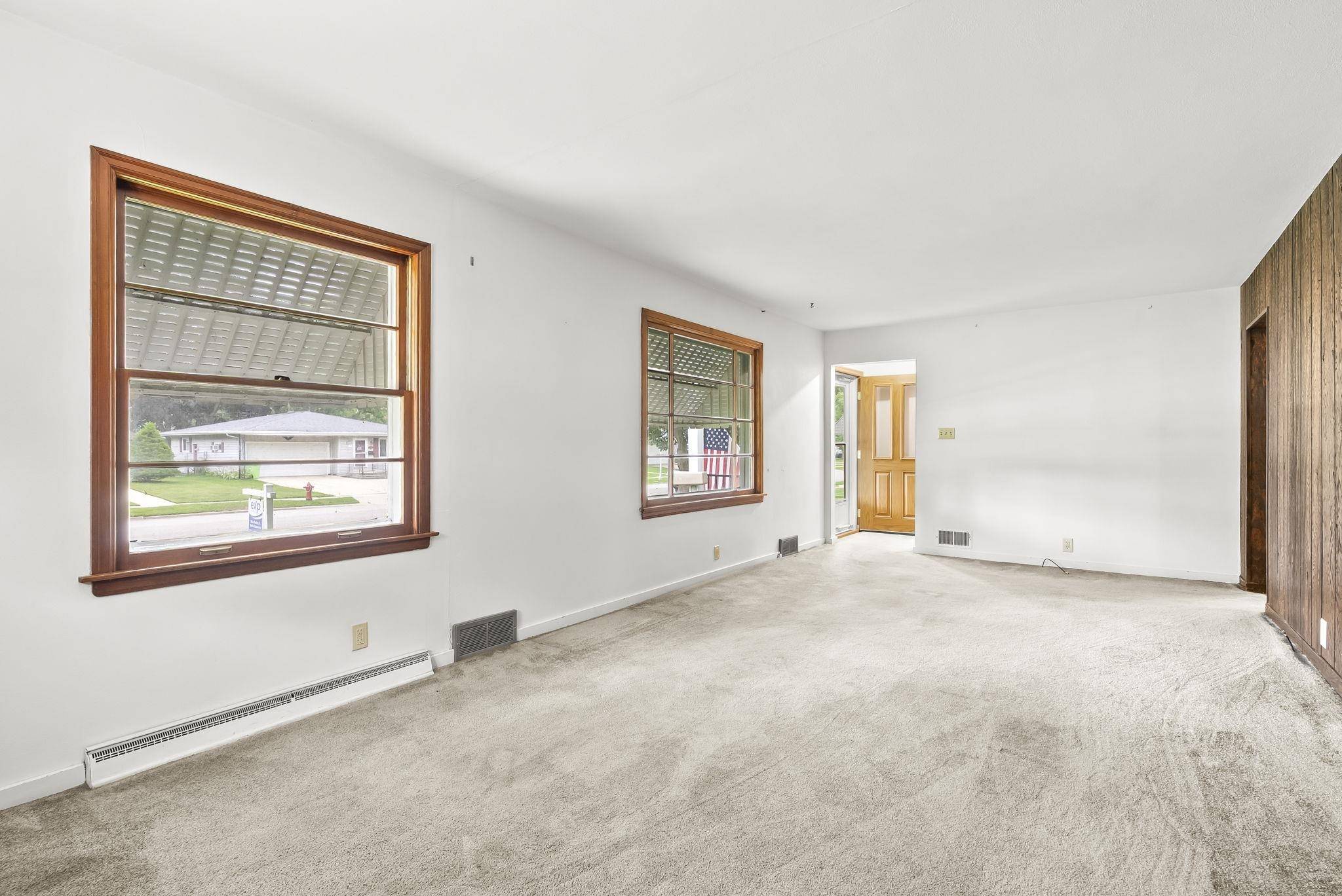 Beaver Dam, WI 53916,115 N Roosevelt Drive