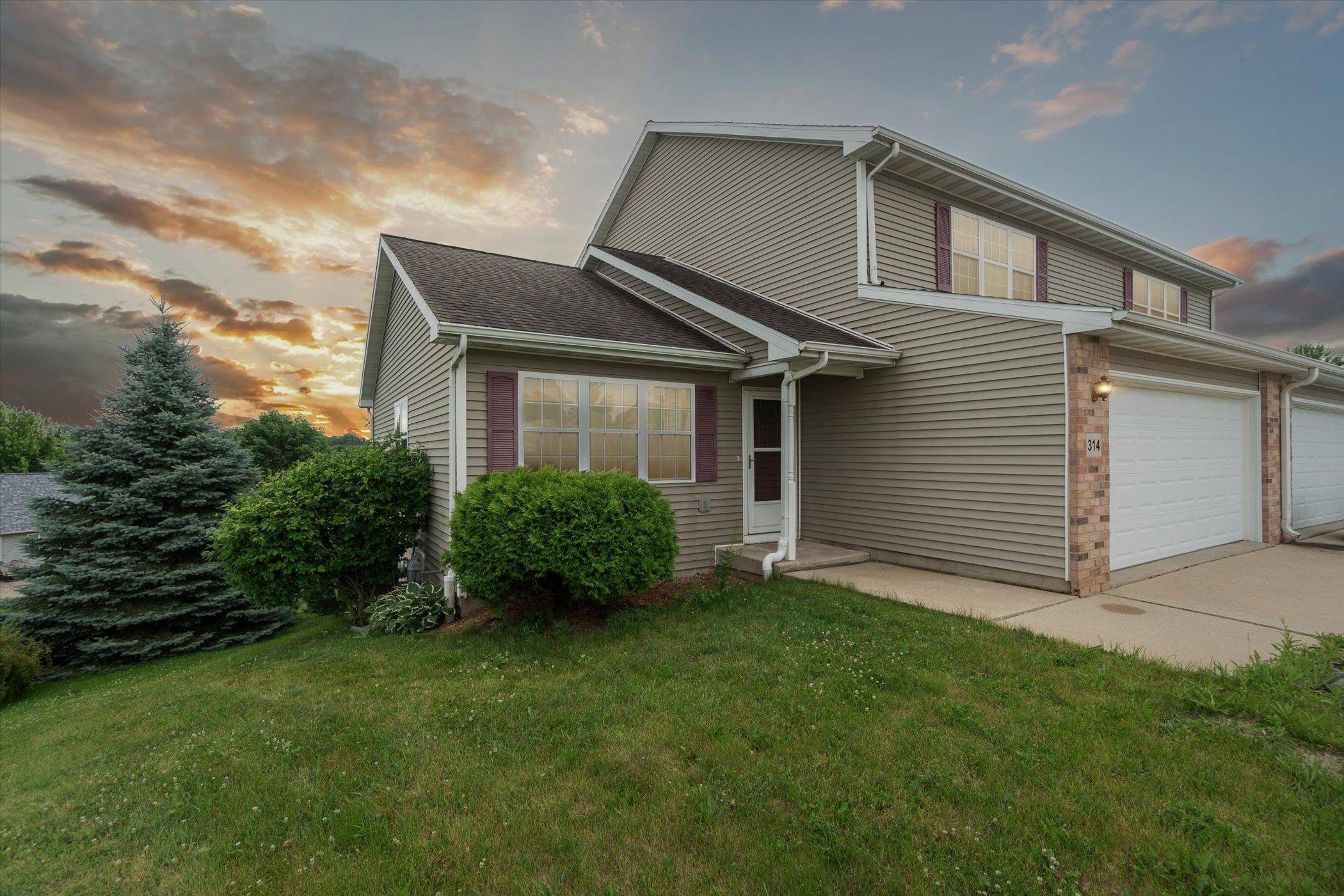 Mayville, WI 53050,314 N Mountin Drive #1