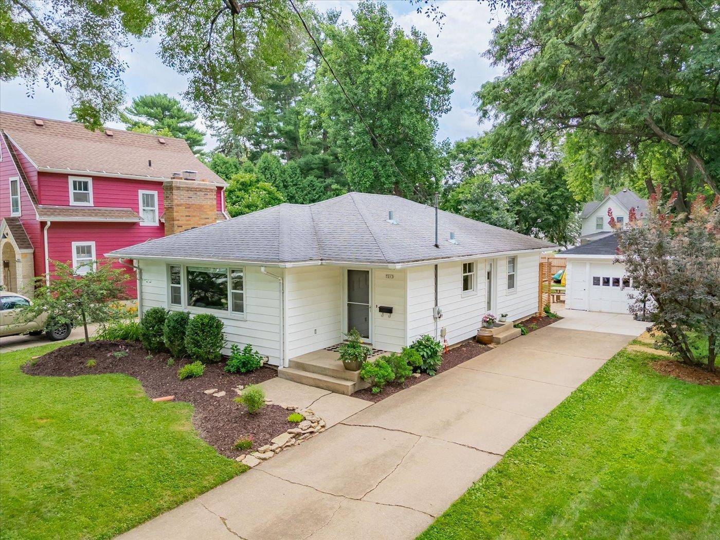 Middleton, WI 53562,7213 Elmwood Avenue