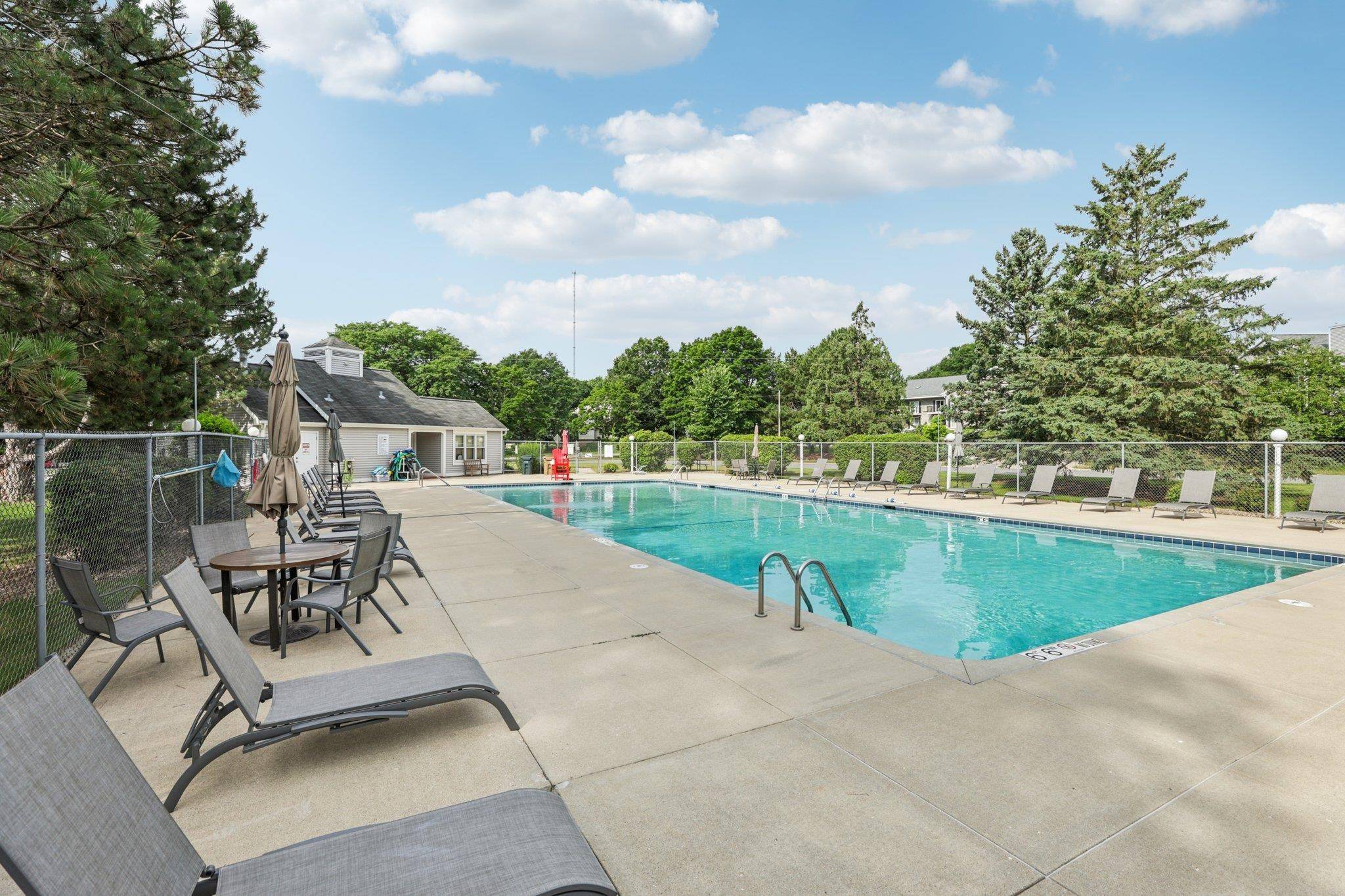 Madison, WI 53717,7826 E Oakbridge Way