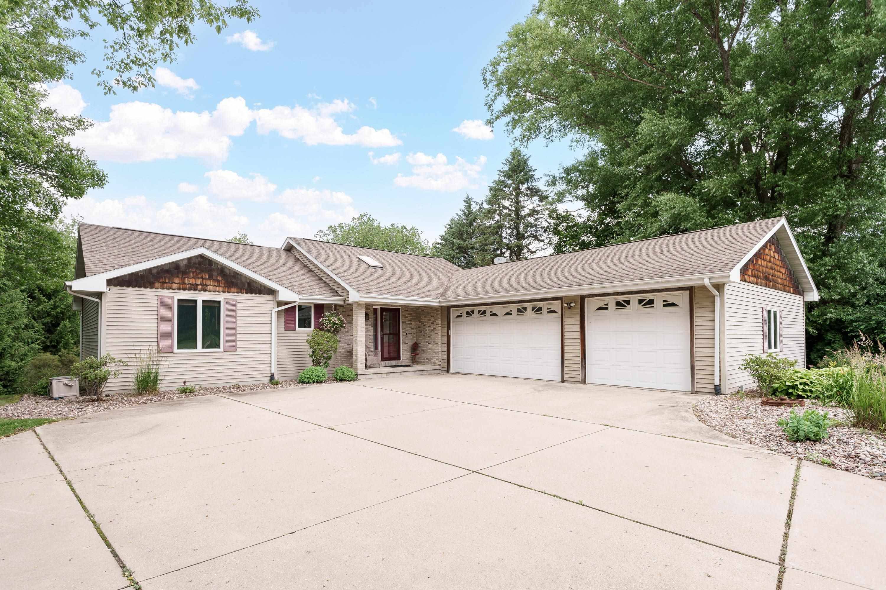 Milton, WI 53563,4737 E Oakview Drive