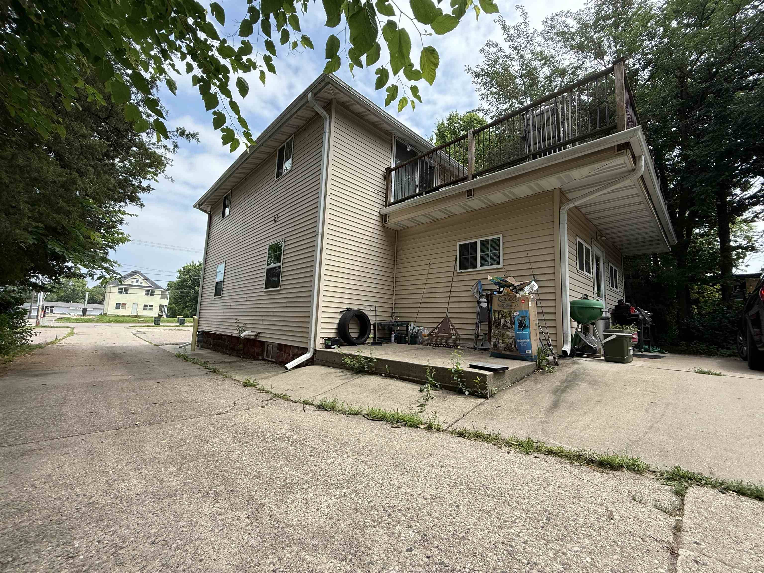 Reedsburg, WI 53959,1148 E Main Street