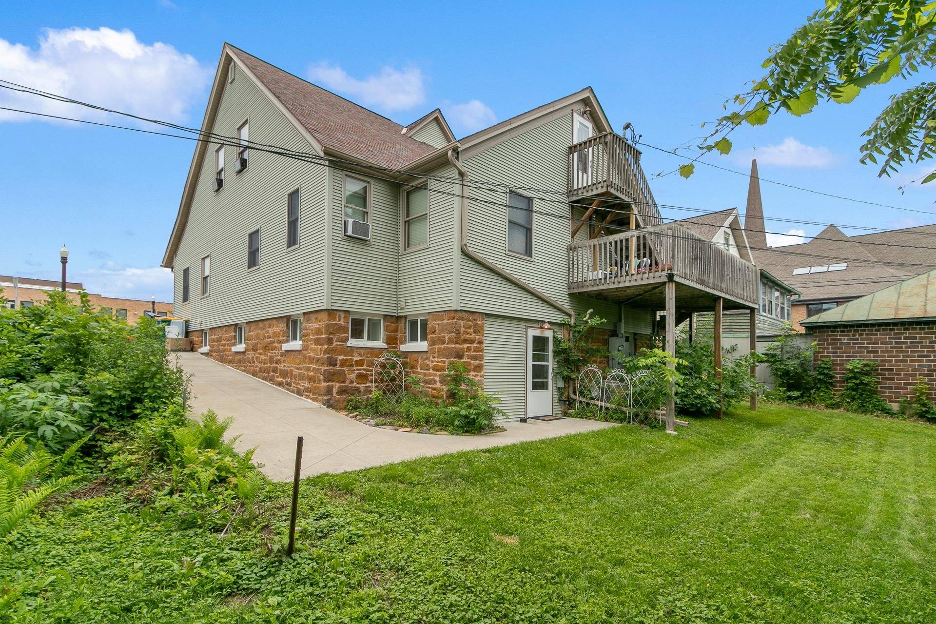Baraboo, WI 53913,406 Ash Street