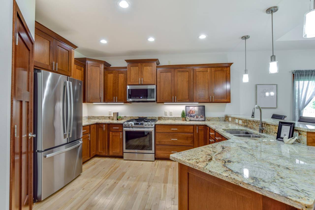 Deforest, WI 53532,6892 Tuscan Ridge Circle