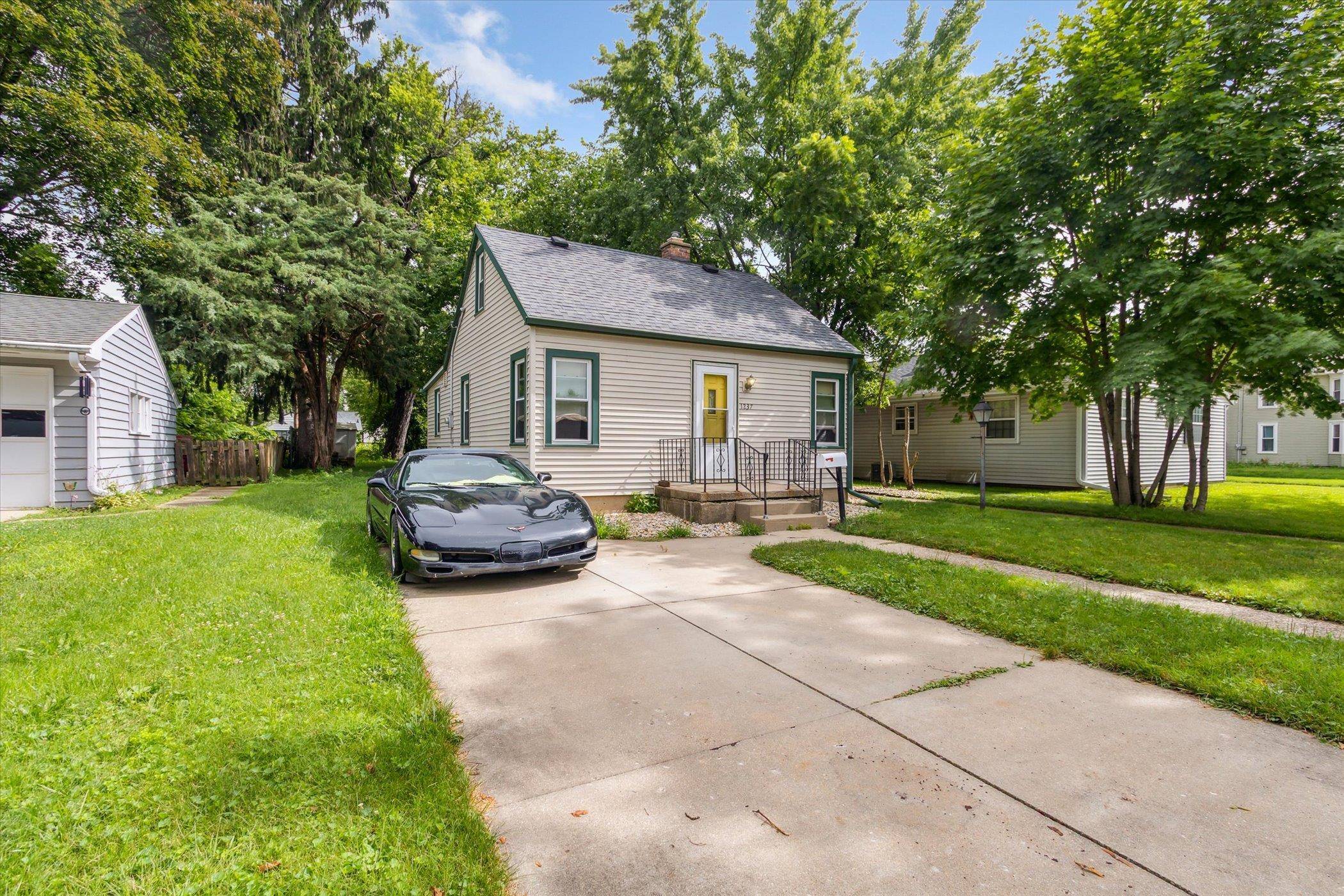 Janesville, WI 53545,1237 Sherman Avenue