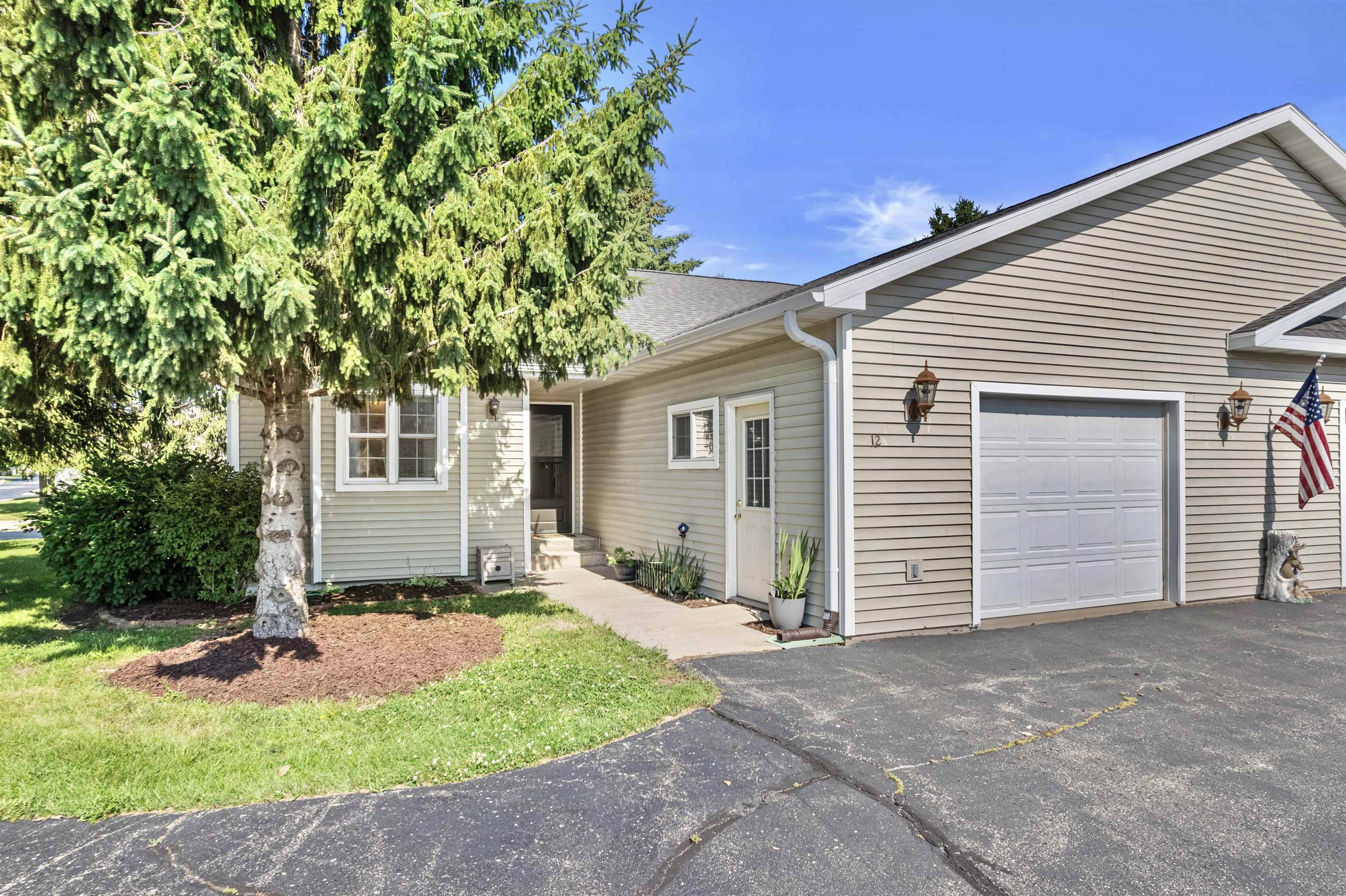 Whitewater, WI 53190,1277 E Bluff Road