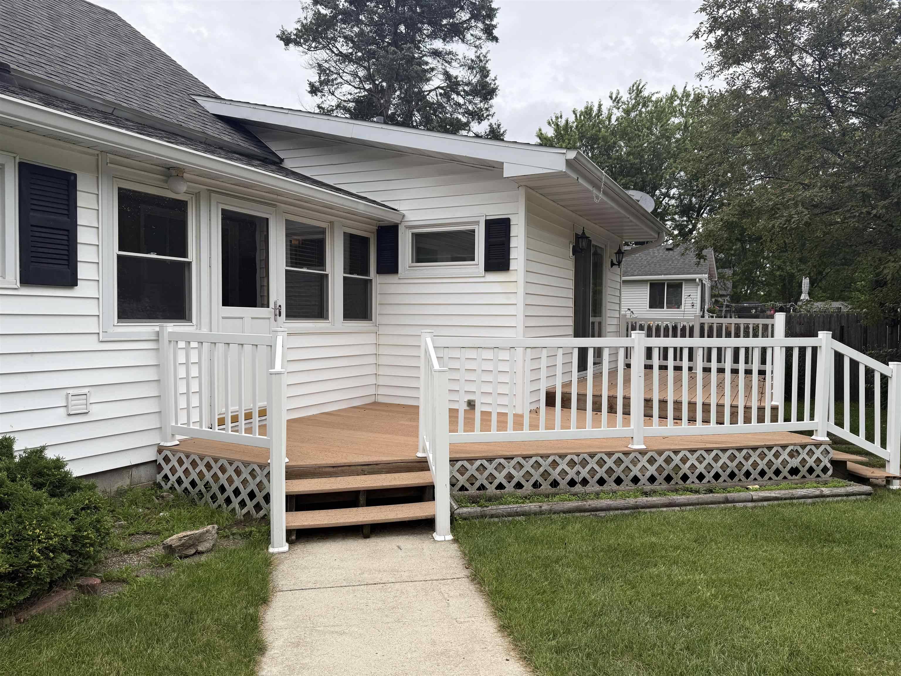 Avoca, WI 53506,109 S 1st Street